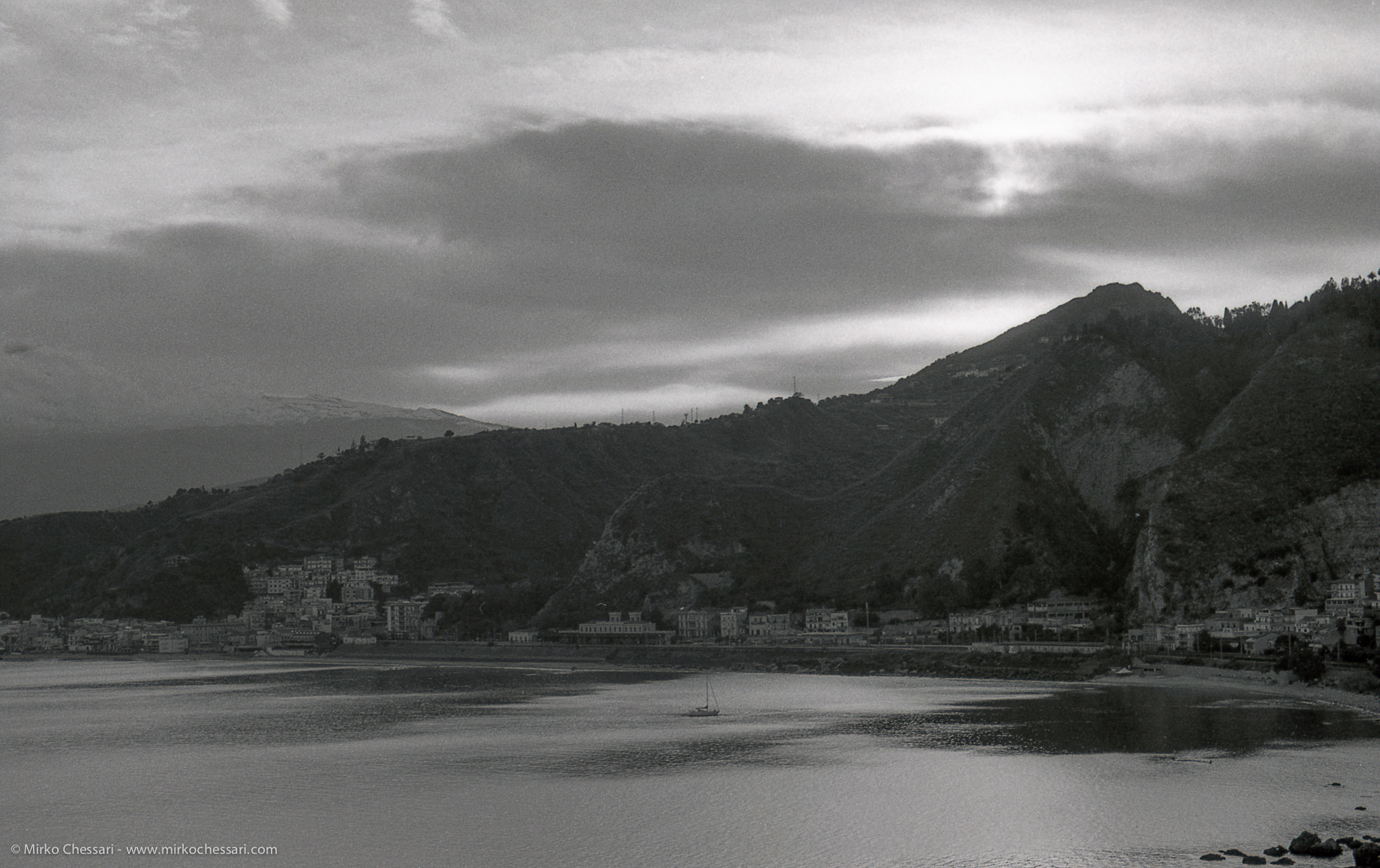 Costa, Colline, Bianco e nero, 2048x1290, sfondo MacBook Pro