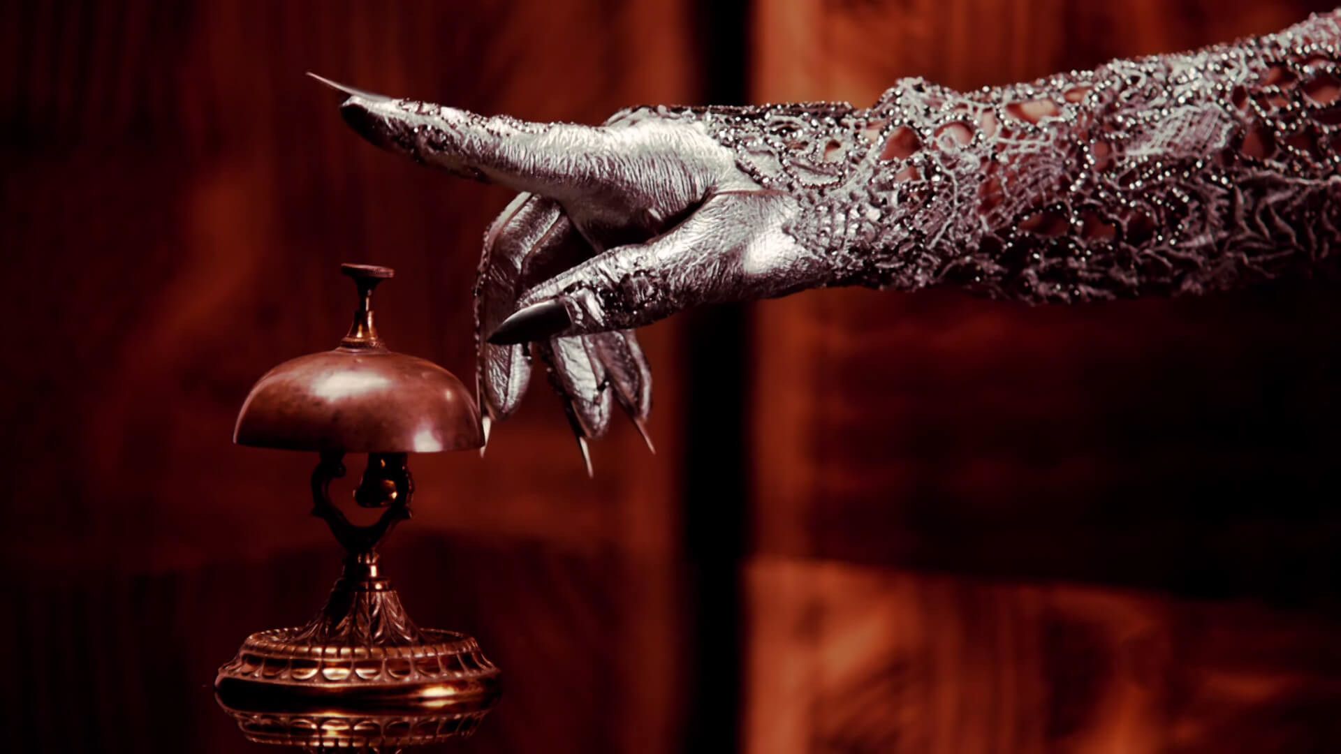 American Horror Story: Hotel, Campanello da reception, Mano artigliata, Sfondo rosso, Horror, wallpaper Full HD