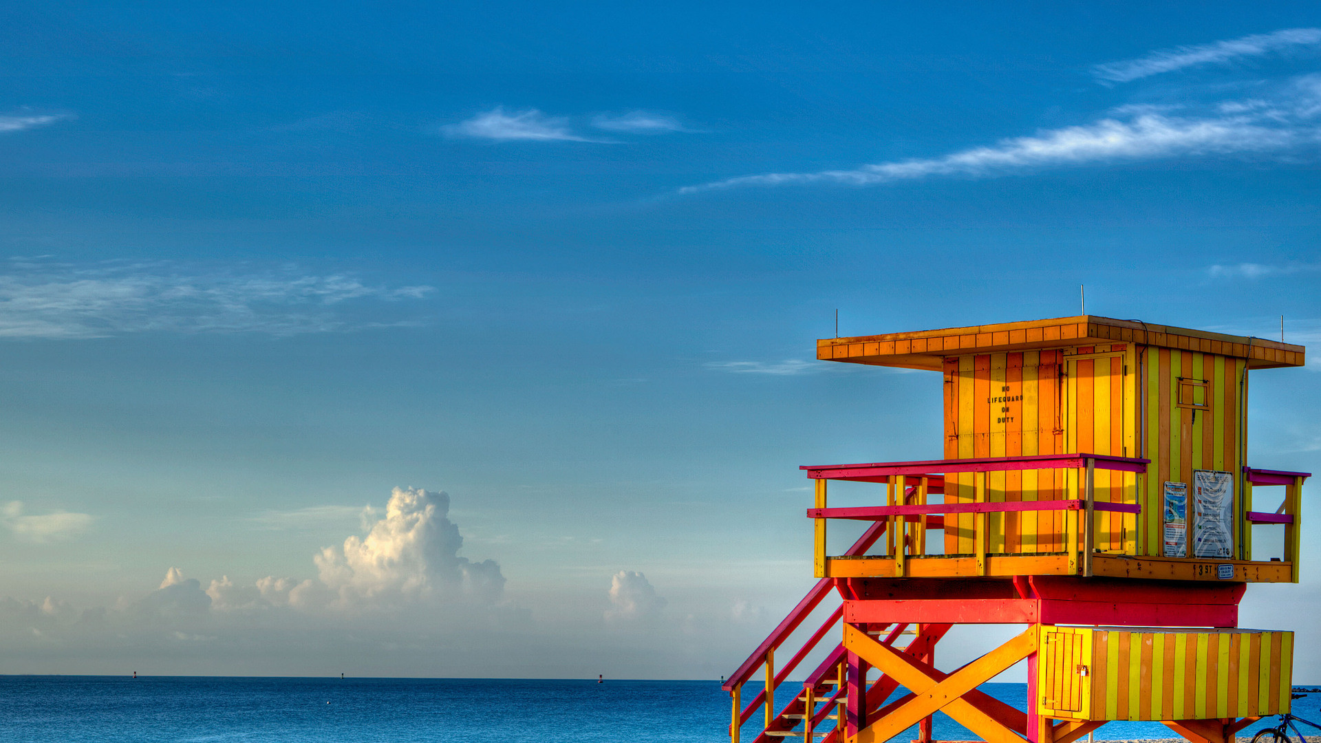 South Beach, Miami Beach, Torretta bagnino, Cielo azzurro, Oceano, sfondo per portatile