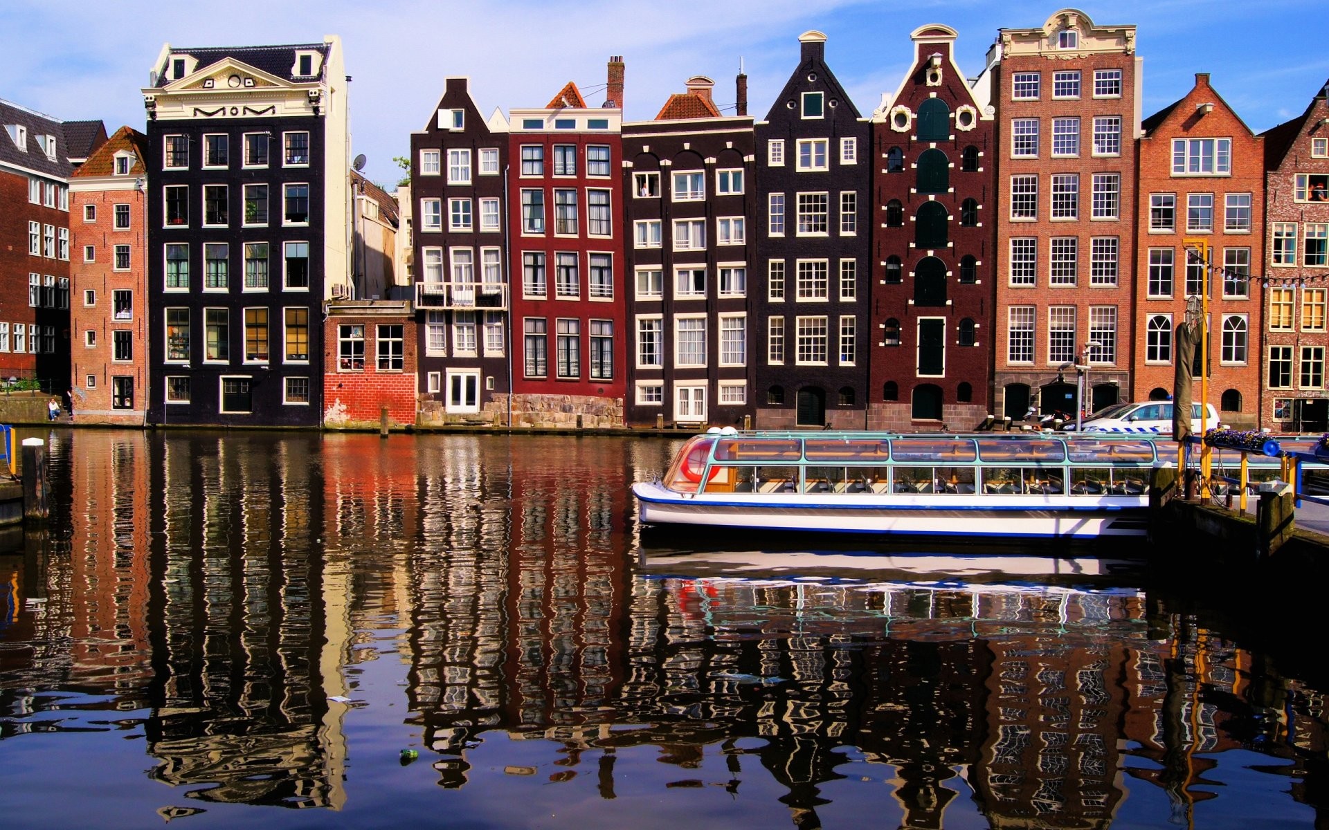 Amsterdam, Damrak, Case danzanti, Battello, Riflesso, 1920x1200, sfondo MacBook Pro