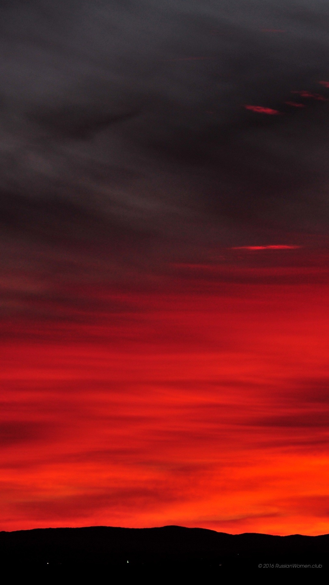 Tramonto, Cielo rosso, Nuvole scure, Full HD, sfondo verticale per cellulare