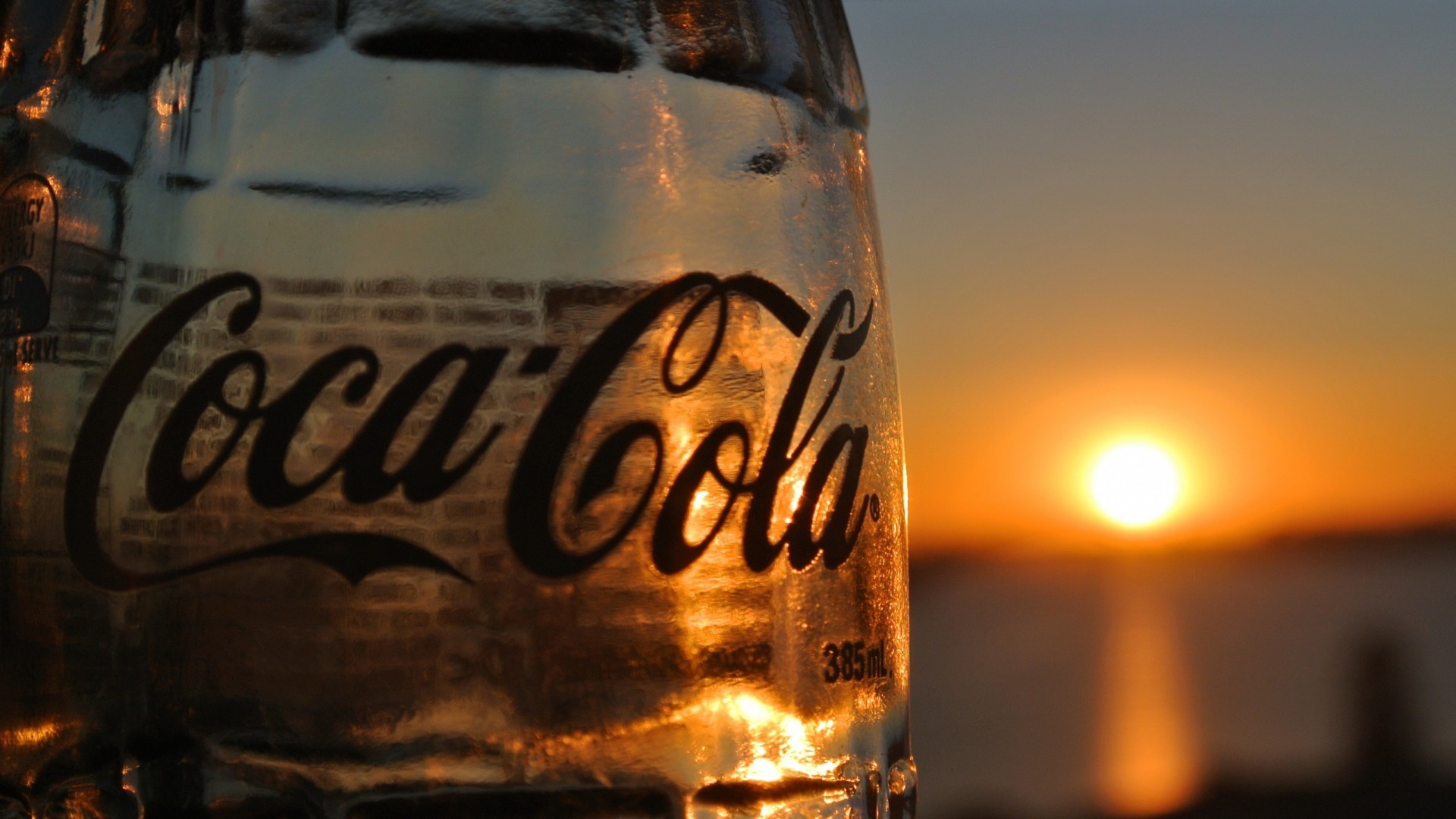 Coca-Cola, Bottiglia di vetro, Tramonto, Mare, Primo piano, 1920x1080, sfondo per PC
