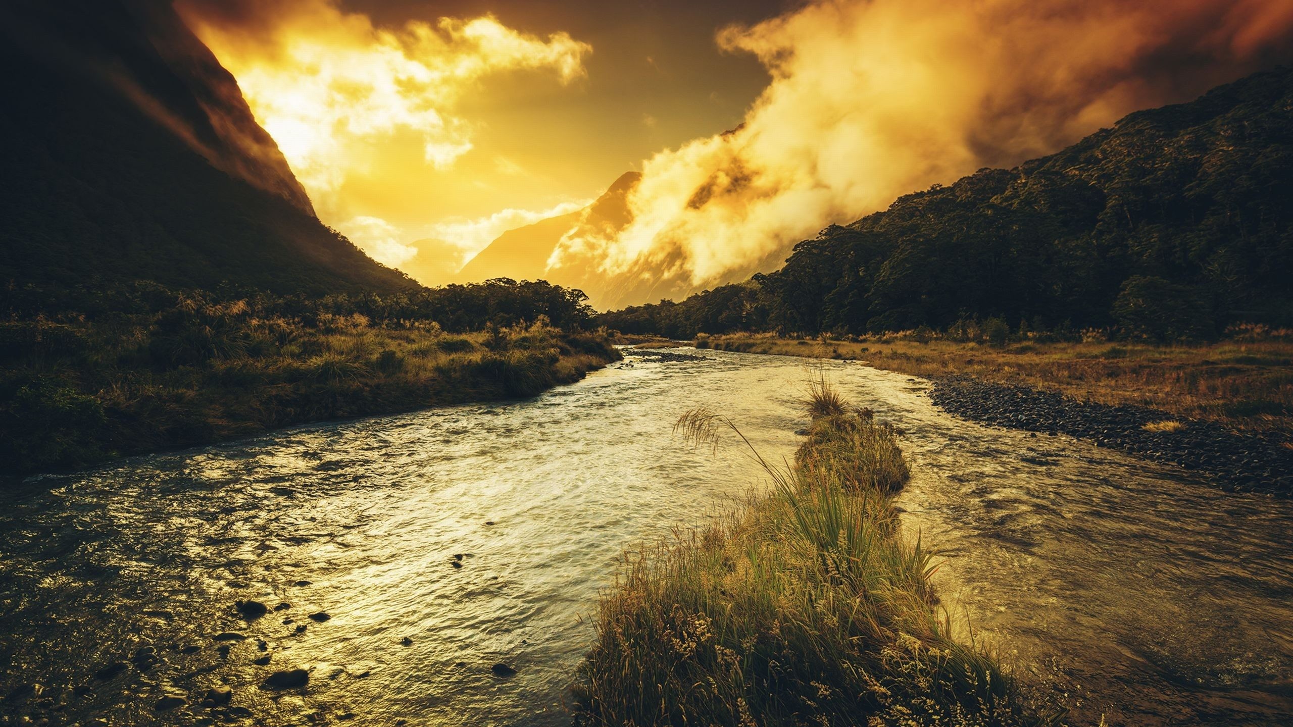 Fiume, Valle, Nuvole dorate, Tramonto, 2560x1440, immagine di sfondo