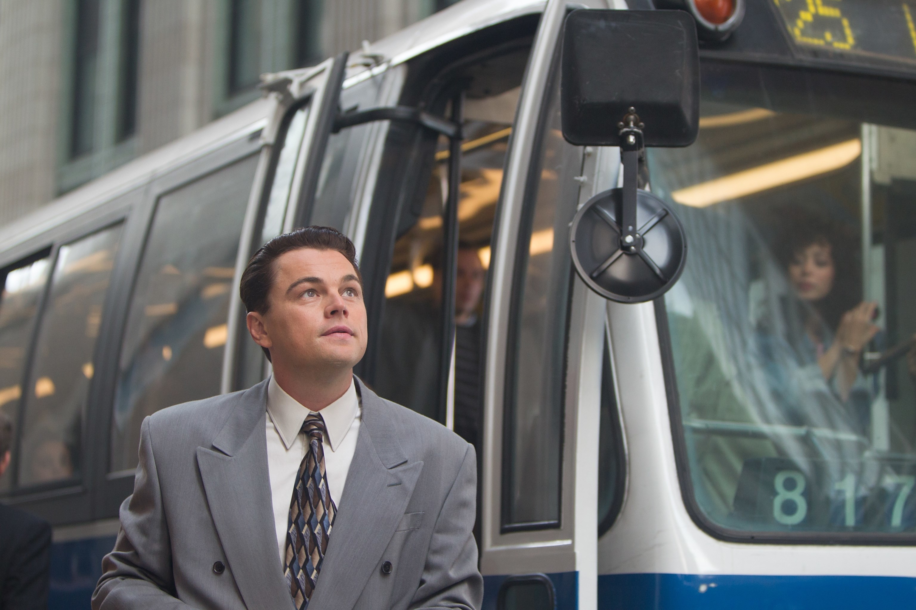 Leonardo DiCaprio, Jordan Belfort, The Wolf of Wall Street, Autobus, sfondo 2K per computer