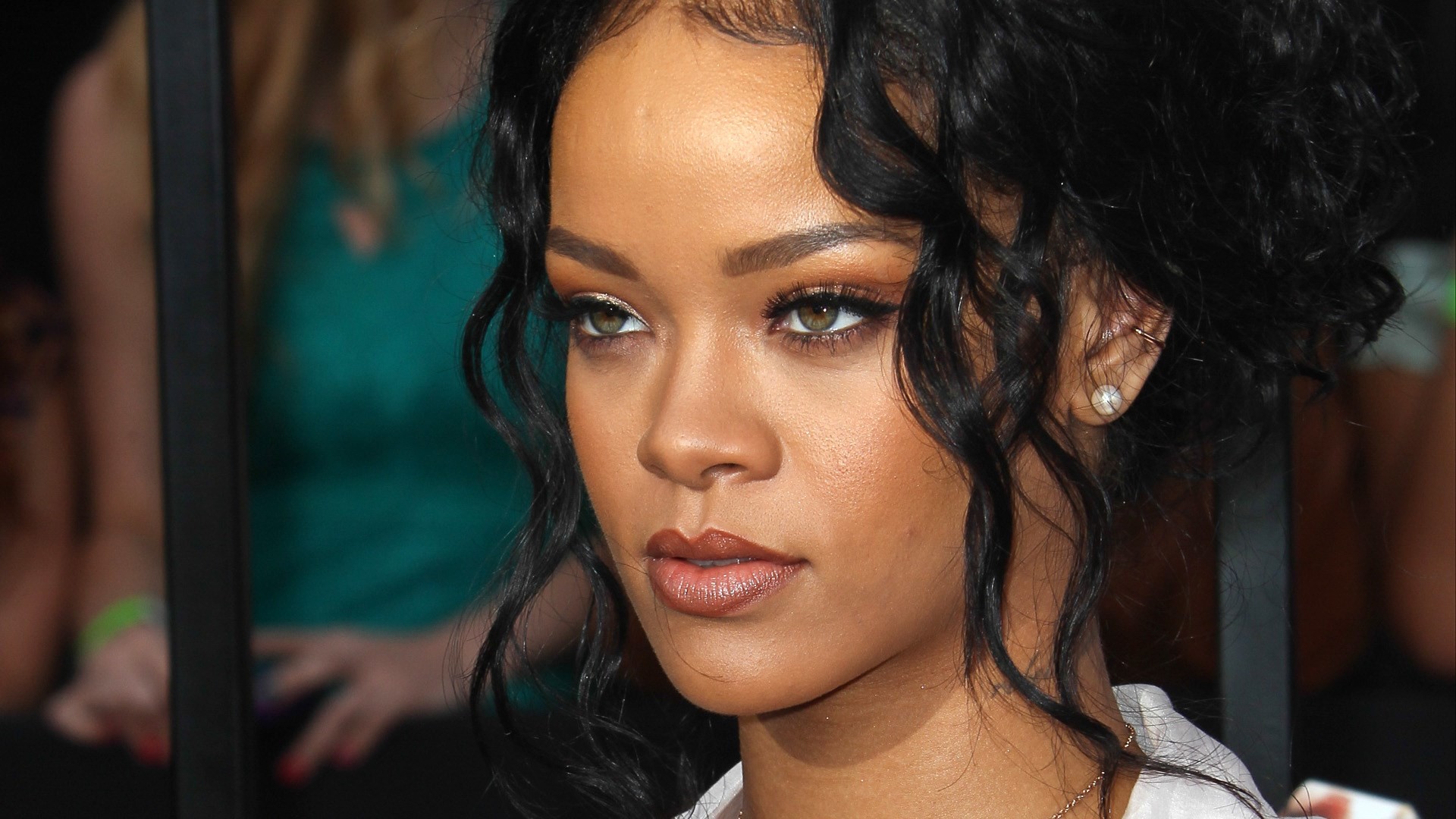 Rihanna, Capelli ricci, Ritratto, Primo piano, 1920x1080, sfondo per PC