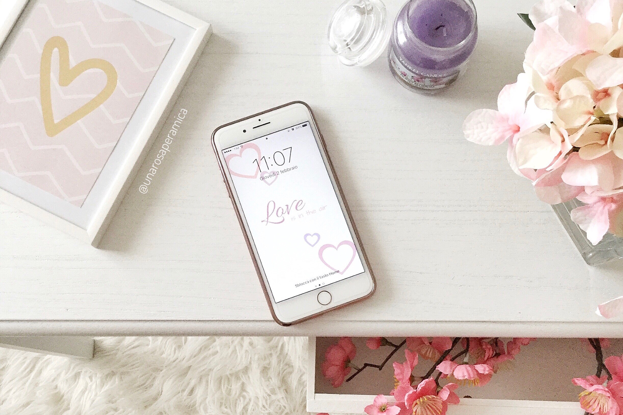 Smartphone, Cuore, Fiori, Flat lay, Full HD, sfondo per portatile