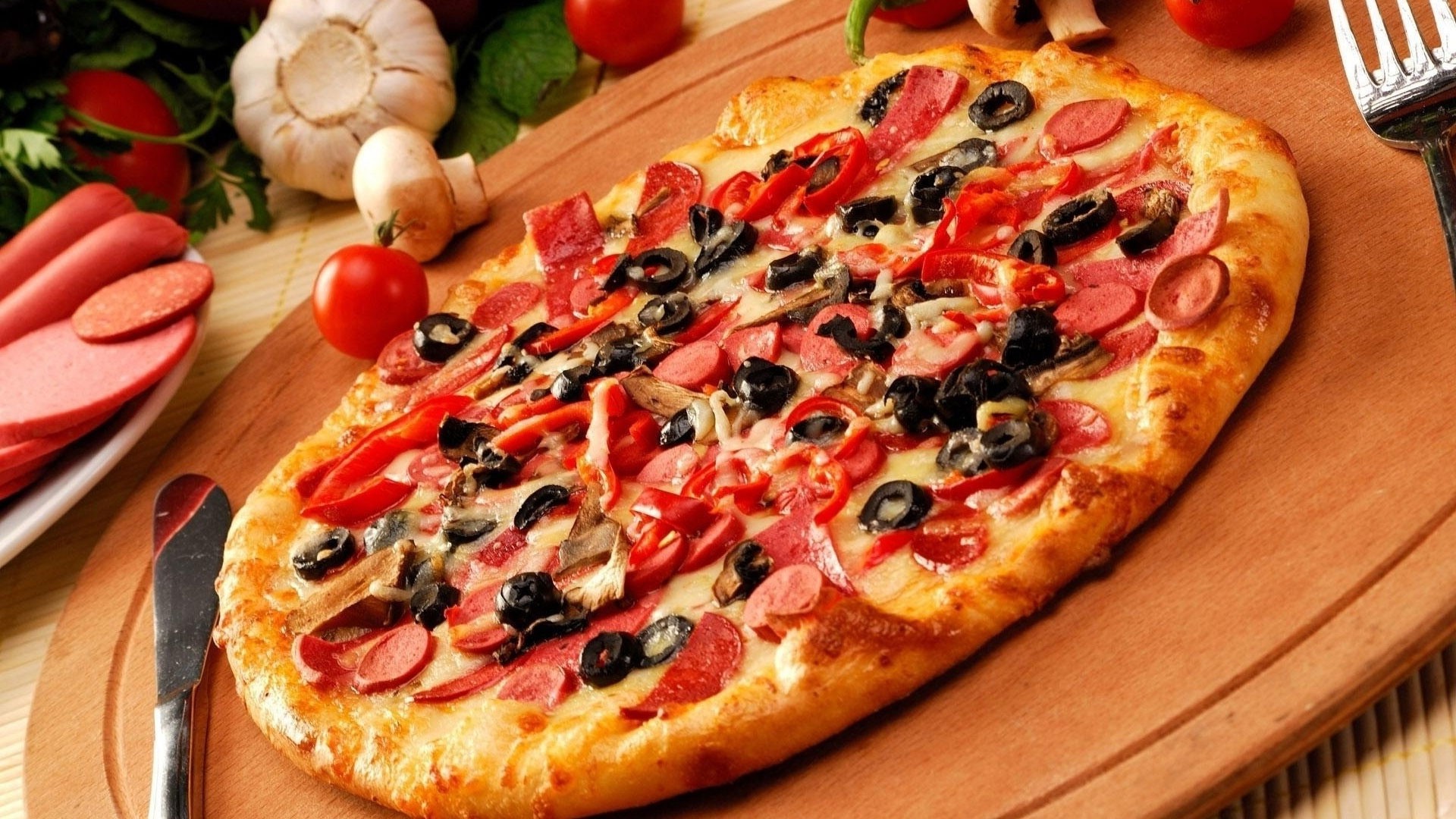 Pizza, Salsiccia, Olive nere, Aglio, 1920x1080, sfondo per PC