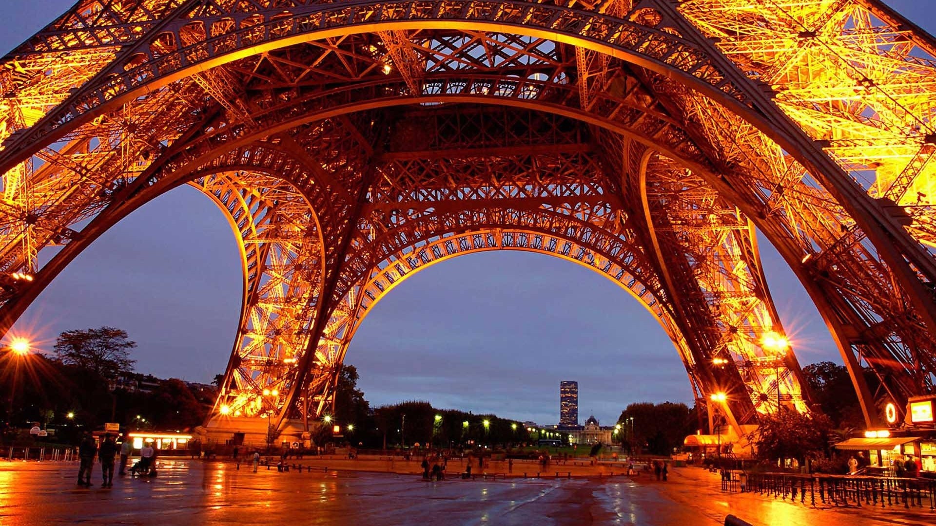 Torre Eiffel, Parigi, Vista dal basso, Illuminazione, Struttura in ferro, sfondo desktop 1920x1080
