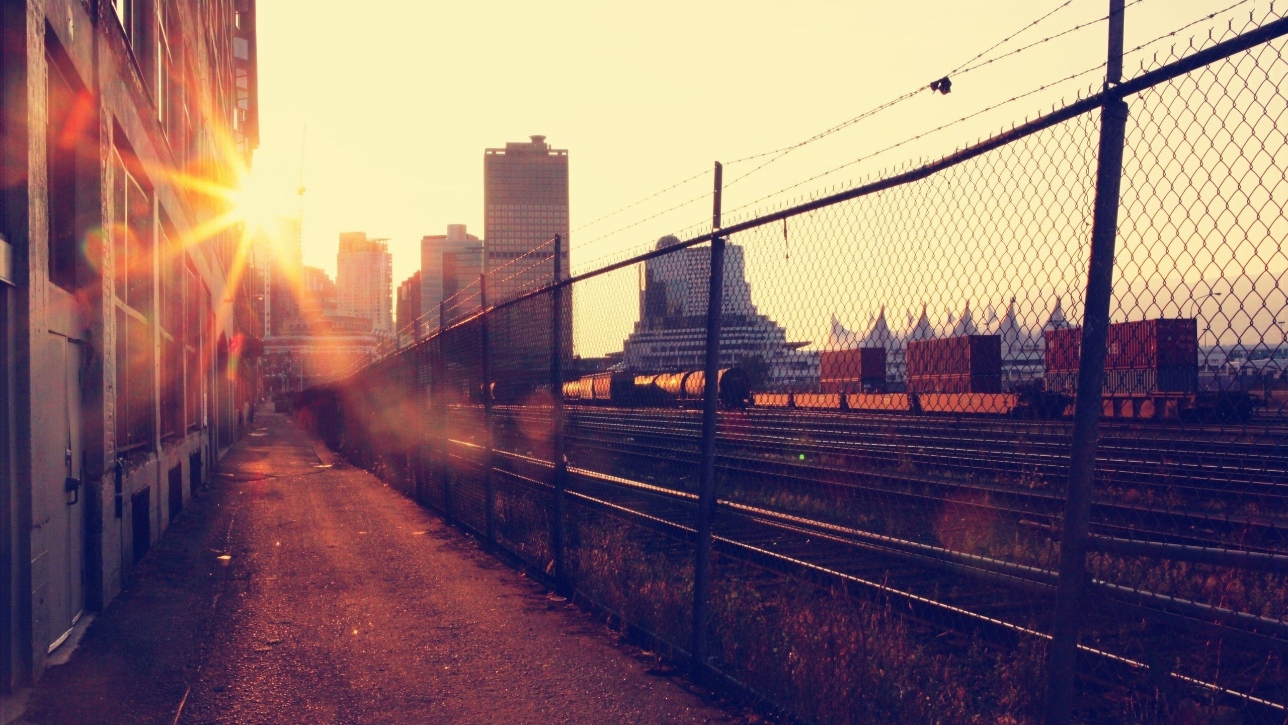 Vicolo, Ferrovia, Città, Tramonto, Retrò, 2K 1440p, sfondo desktop