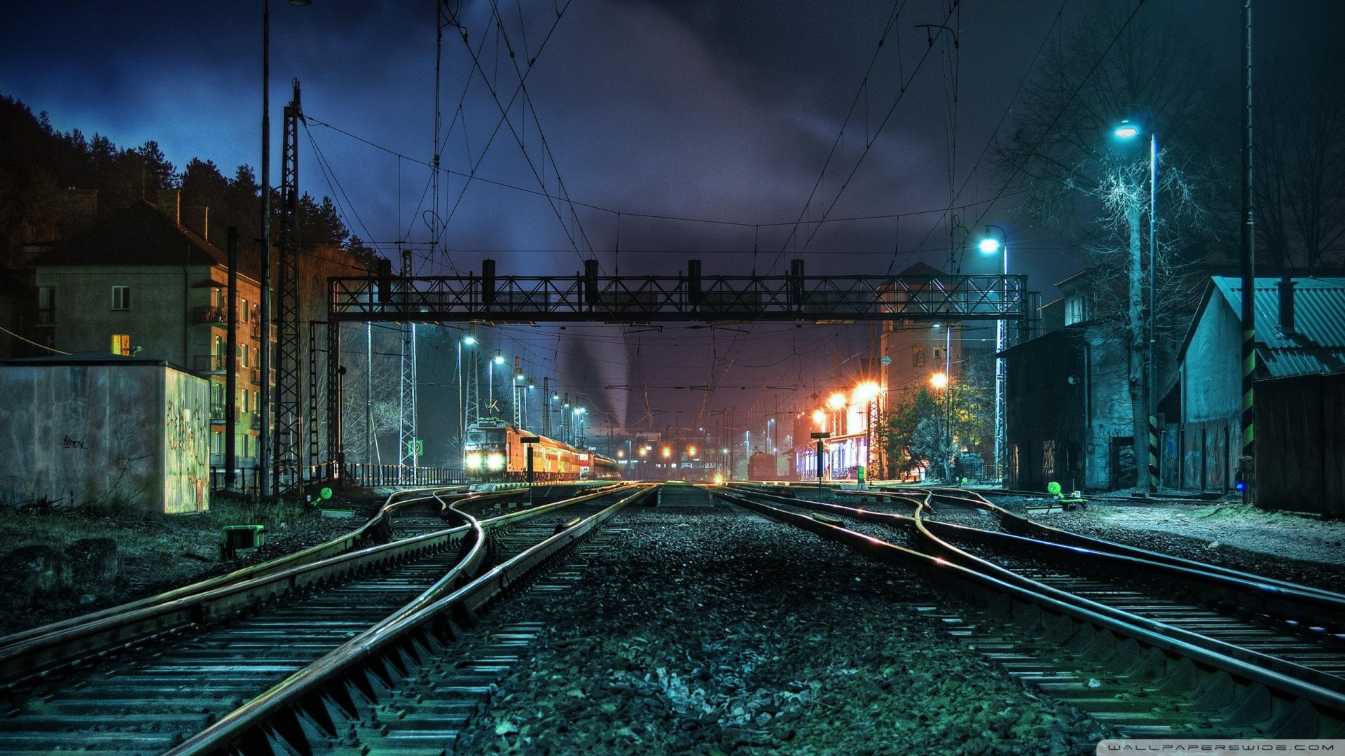 Stazione ferroviaria, Binari, Lampioni, Notte, Full HD, sfondo per PC