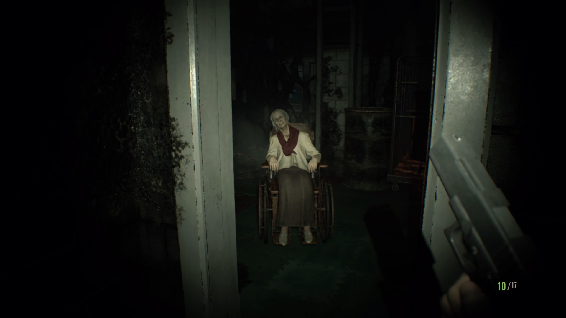 Resident Evil 7: Biohazard, Vecchia in sedia a rotelle, Pistola, Prima persona, Horror, sfondo 1080p