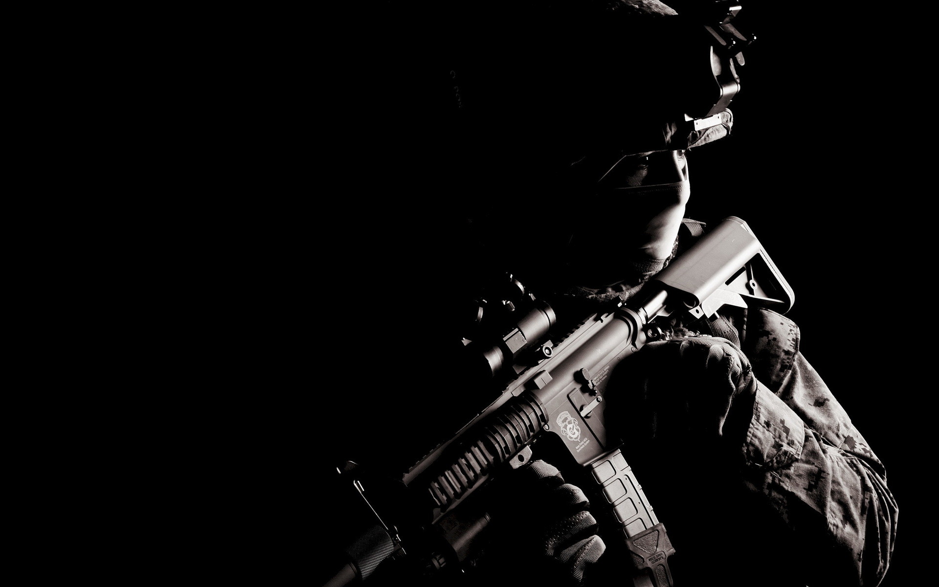 Soldato, Fucile, Sfondo nero, Ombre, 16:10 Full HD, wallpaper widescreen
