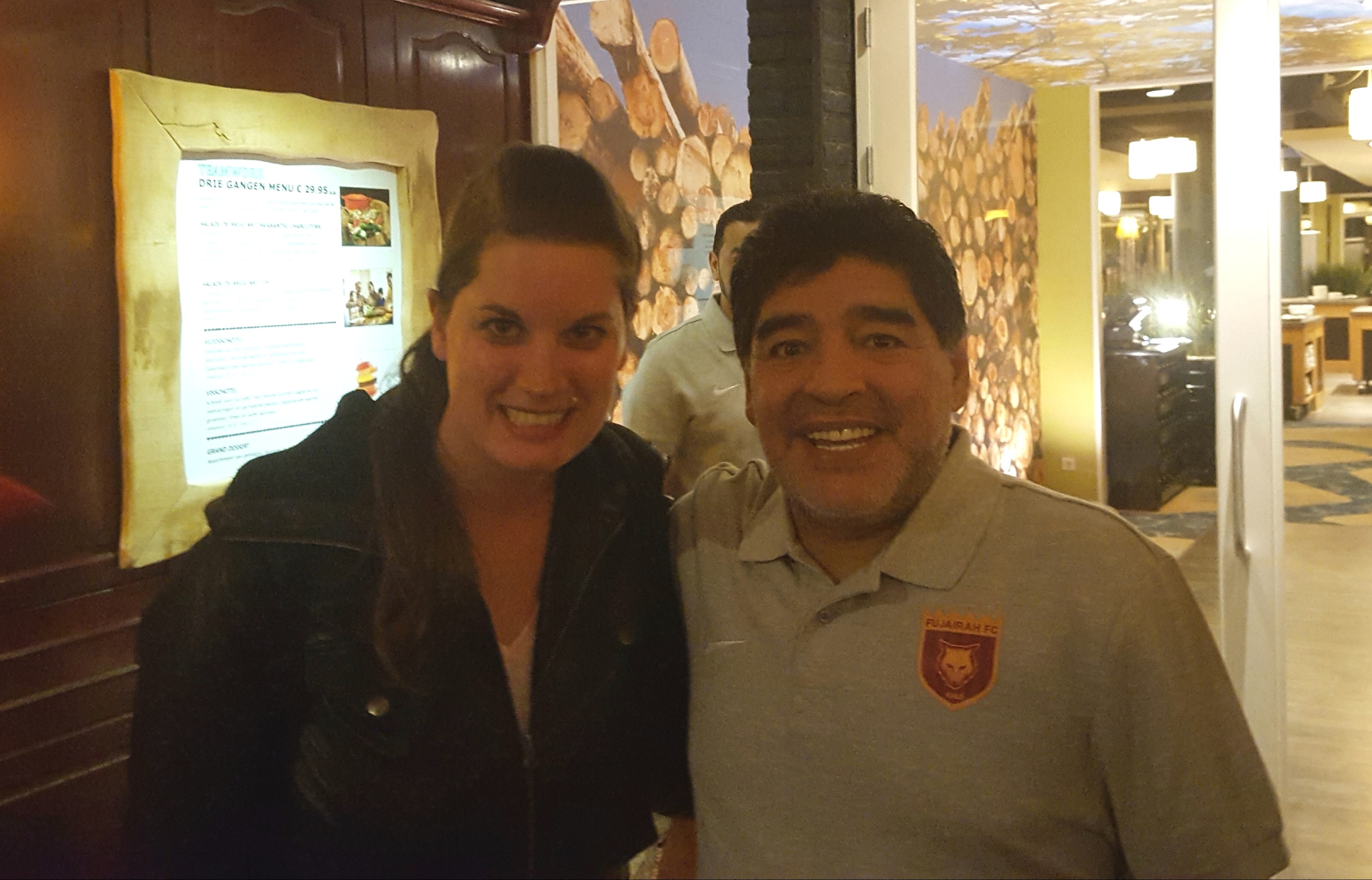 Diego Armando Maradona, Foto con fan, Interno, 2K, sfondo per PC e portatile