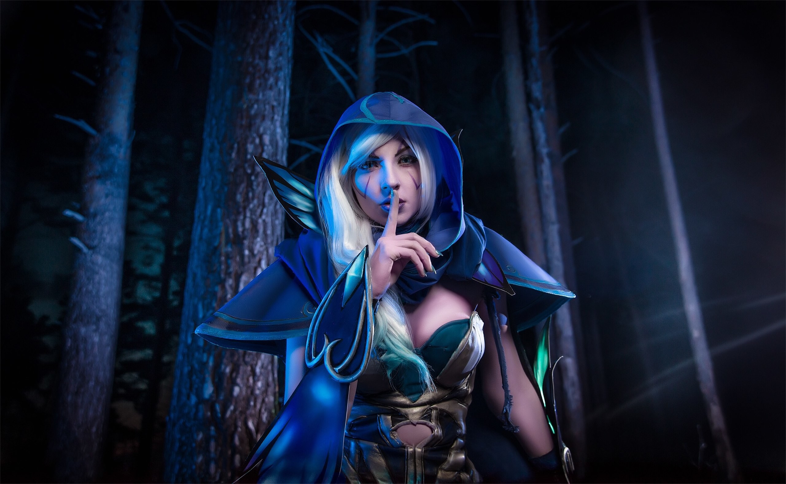 Drow Ranger, Dota 2, Cosplay, Foresta, Notte, 2K, sfondo desktop