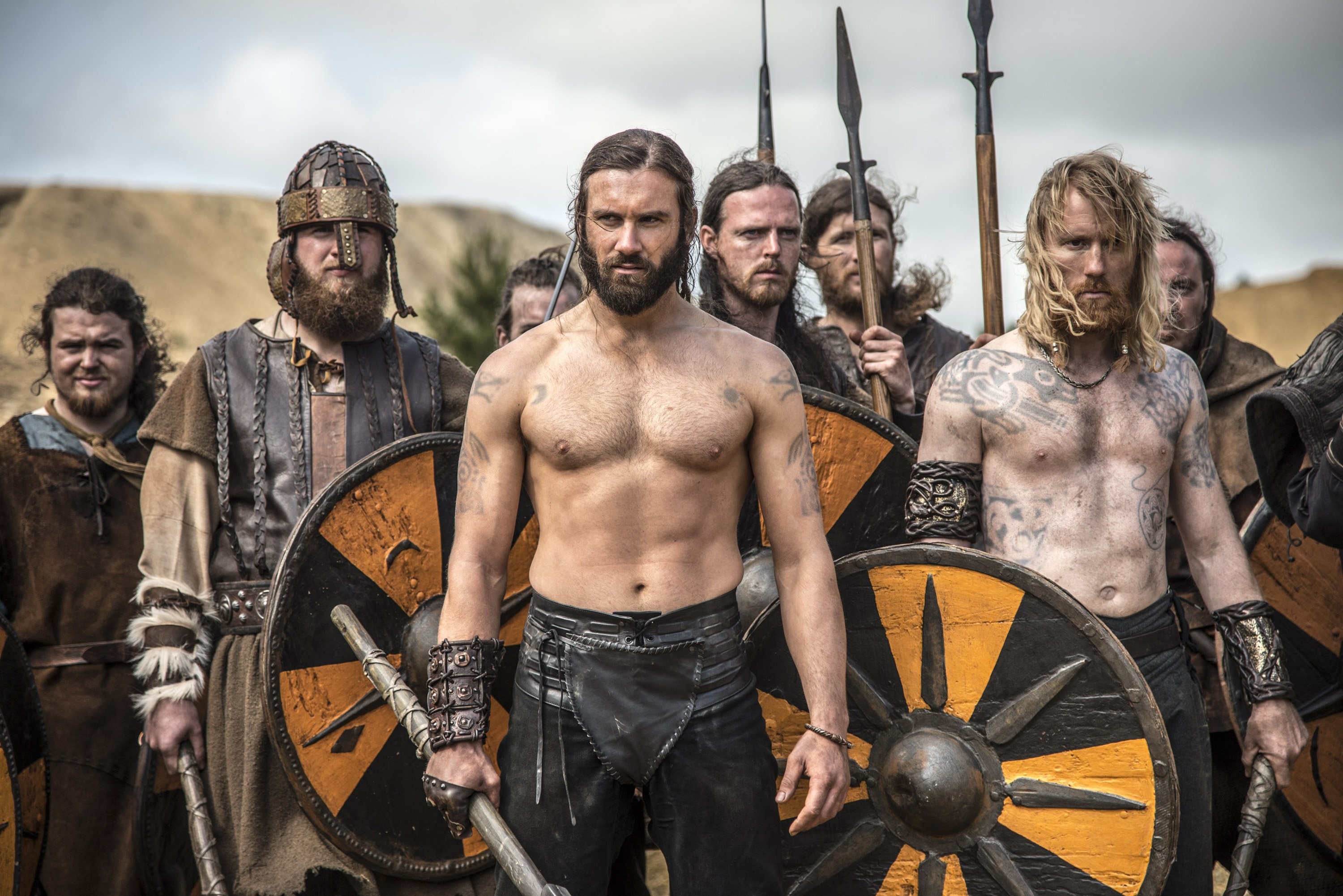 Rollo, Clive Standen, Guerrieri vichinghi, Vikings, Scudi, 2K, sfondo per PC e portatile