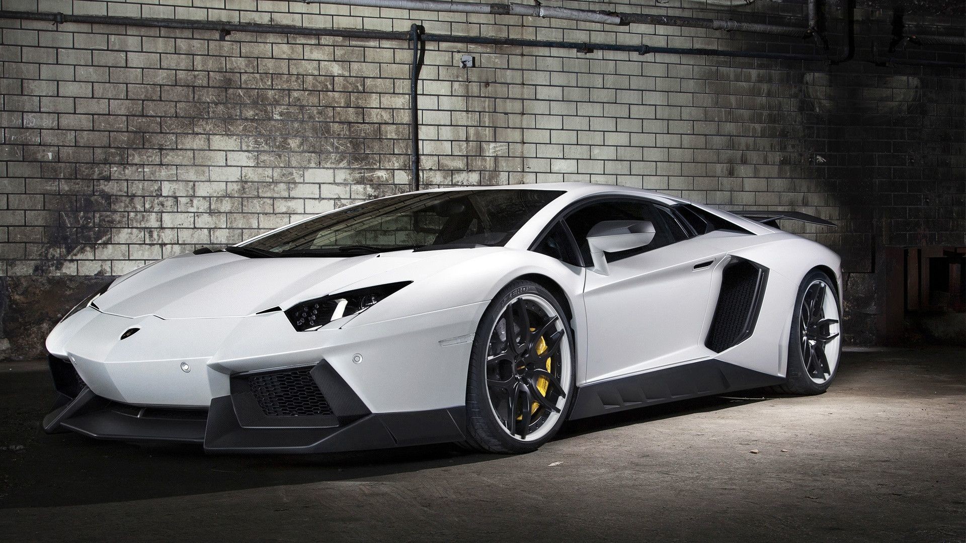 Lamborghini Aventador, Bianco, Muro di mattoni, Supercar, 16:9 Full HD, sfondo widescreen