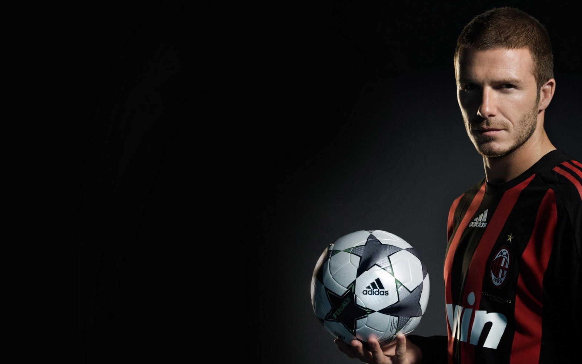 David Beckham, AC Milan, Pallone Adidas, Sfondo nero, Full HD, wallpaper per portatile