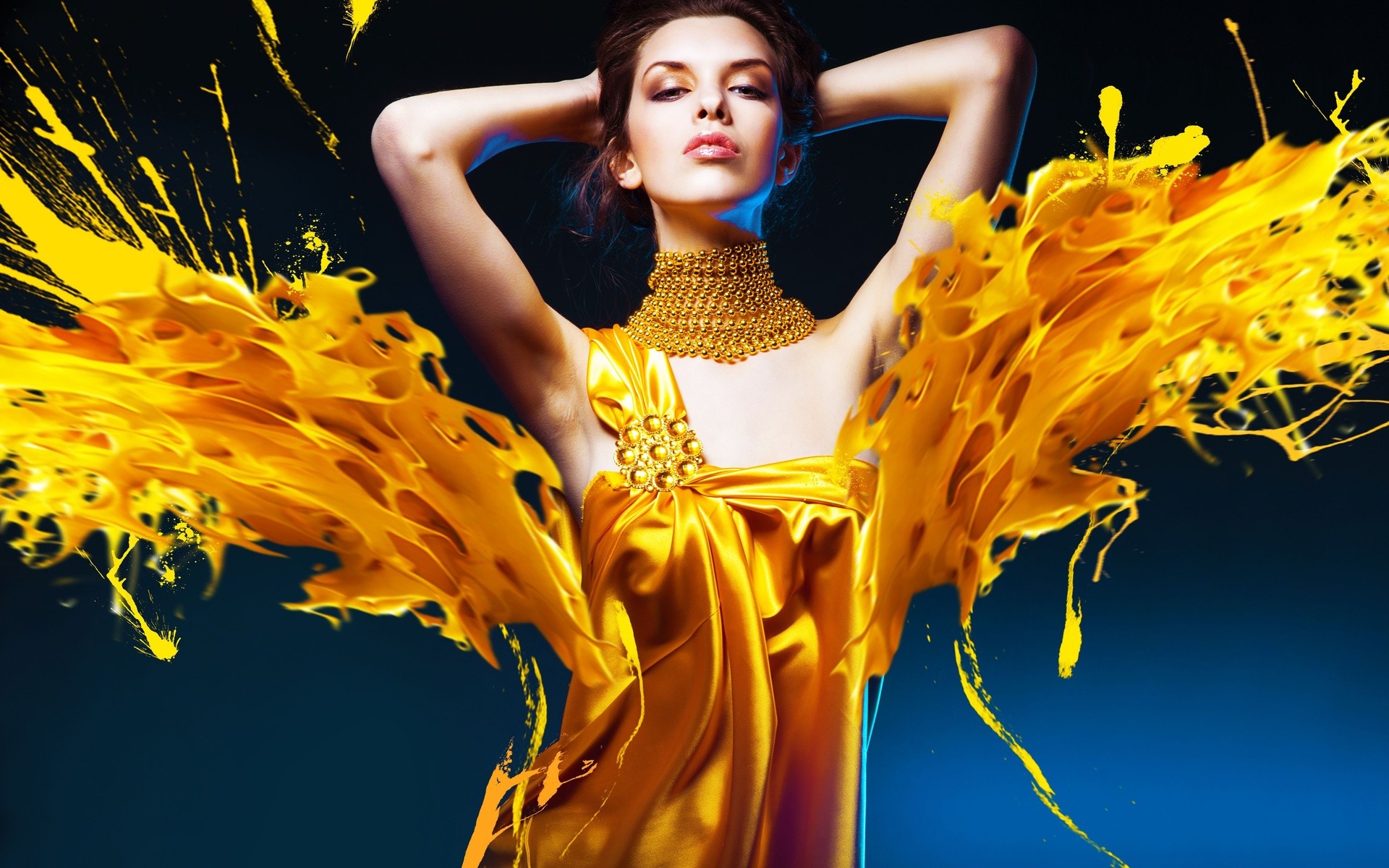 Modella, Abito giallo, Schizzi di vernice, Sfondo blu, 16:10 Full HD, wallpaper widescreen