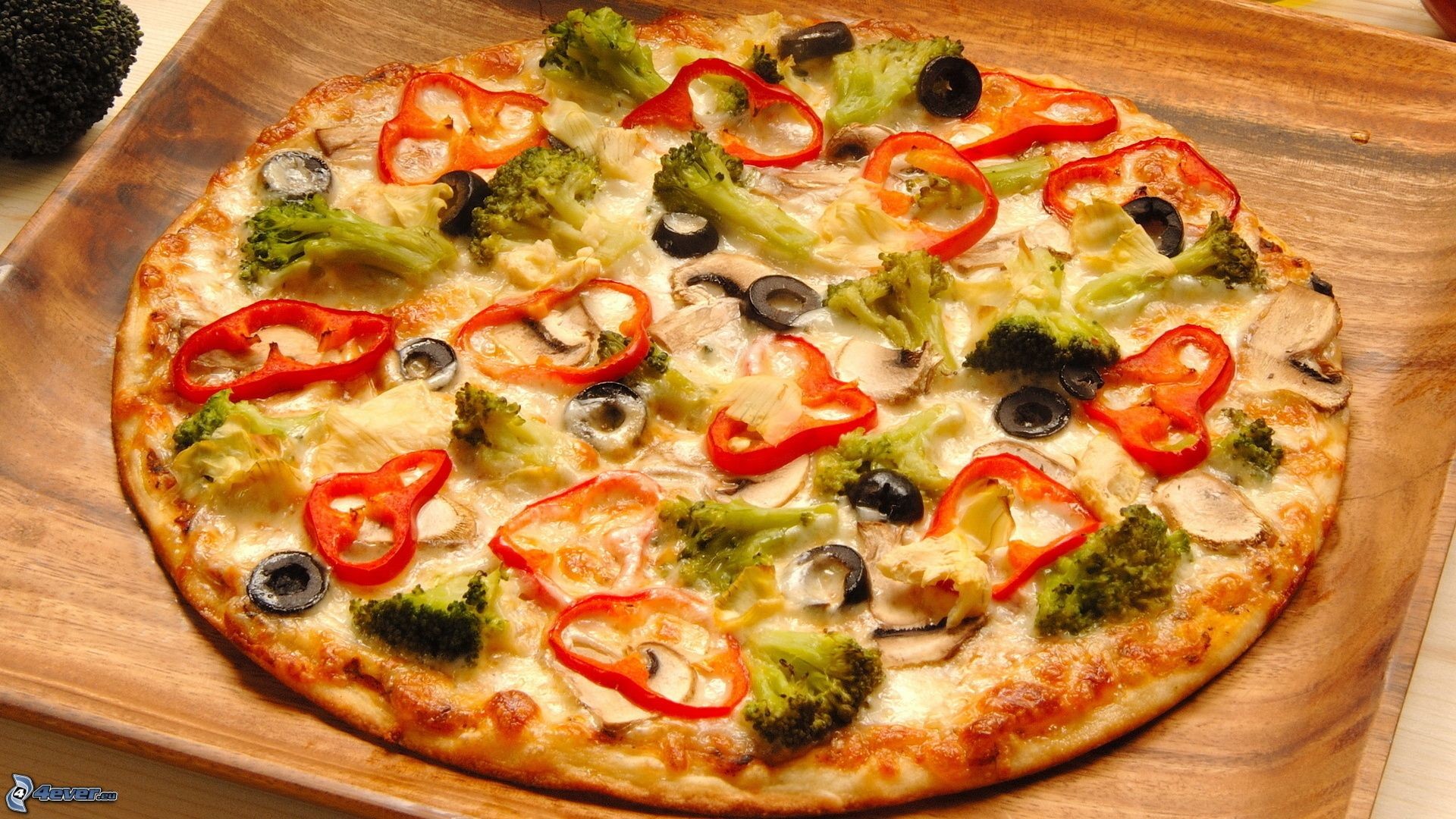 Pizza vegetariana, Peperoni, Broccoli, Olive, 1920x1080, immagine di sfondo