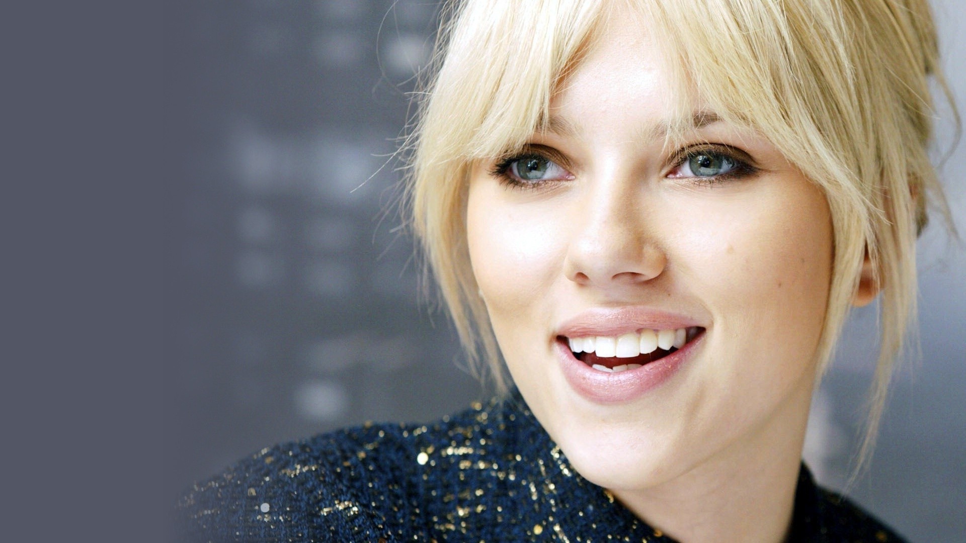 Scarlett Johansson, Sorriso, Primo piano, Capelli biondi, Full HD 1080p, sfondo desktop