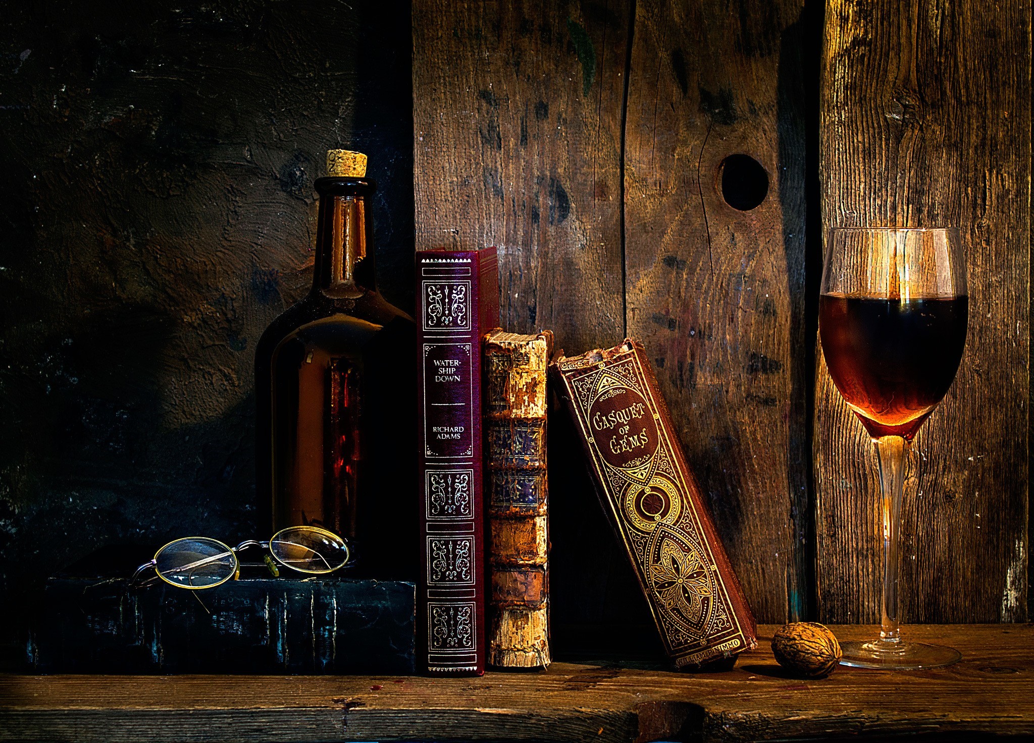 Libri antichi, Bottiglia, Calice di vino, Occhiali, Natura morta, sfondo Full HD per computer
