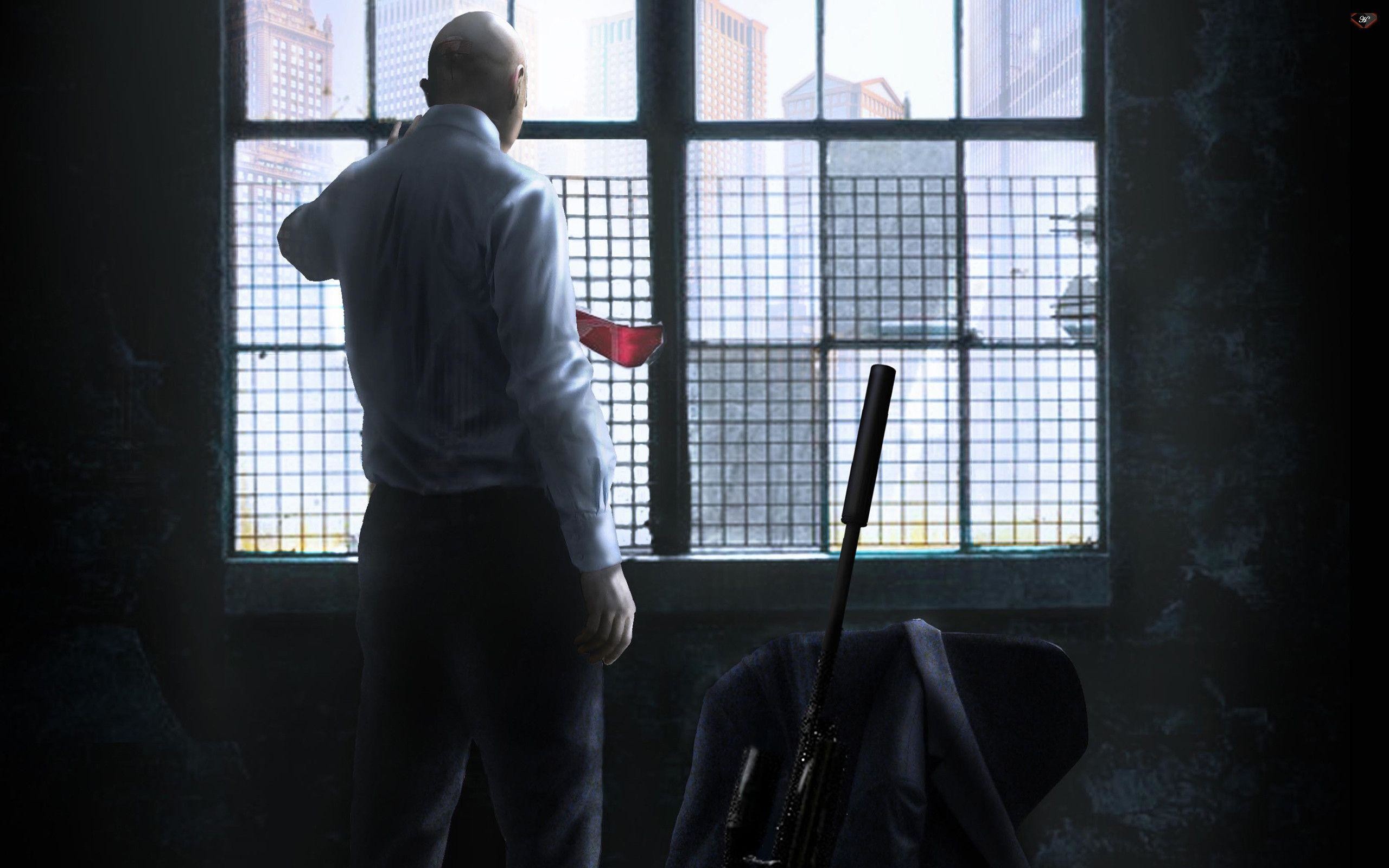 Hitman, Agente 47, Finestra, Fucile di precisione, Penombra, 2K, sfondo per PC e portatile
