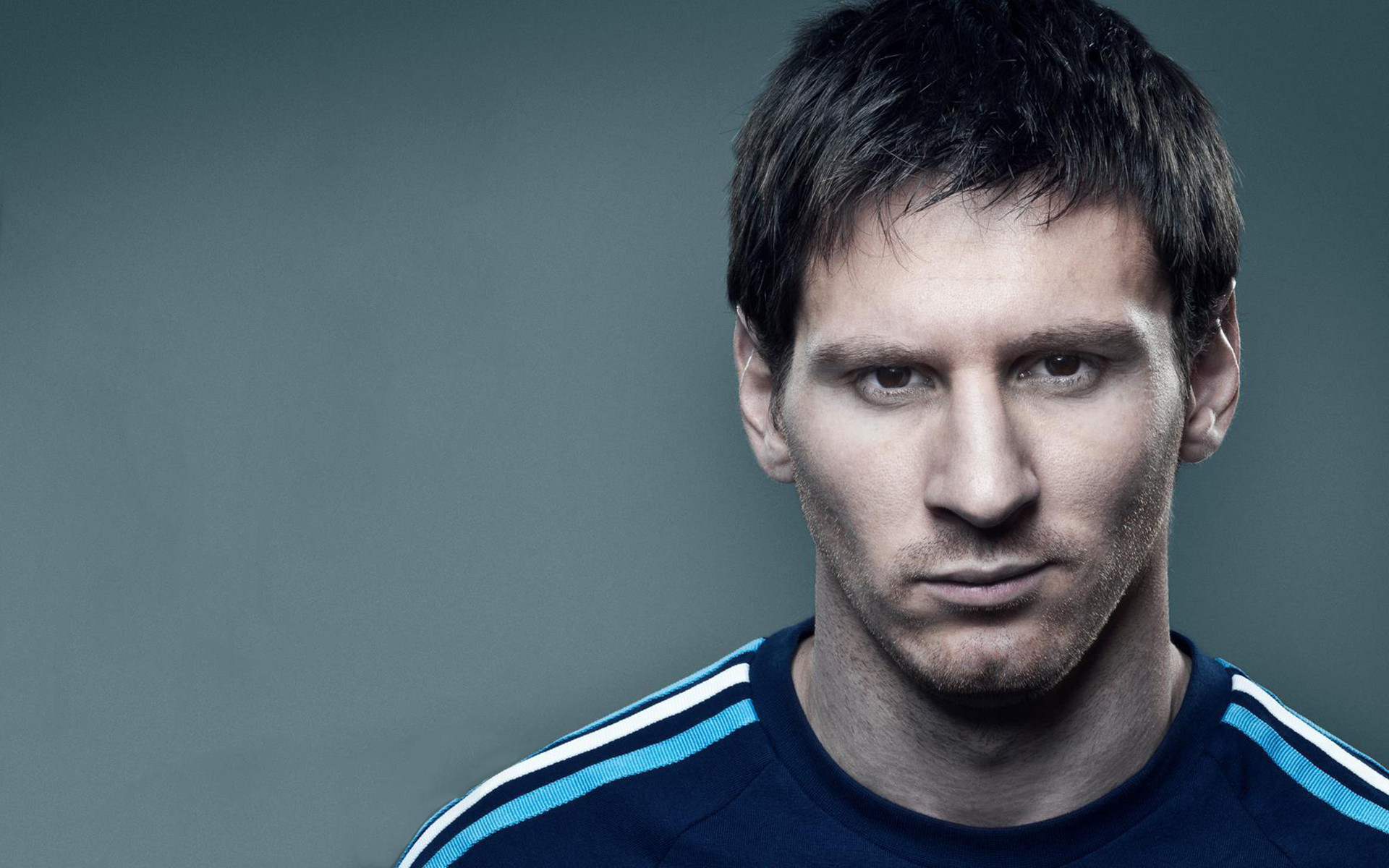 Lionel Messi, Ritratto, Primo piano, Sfondo grigio, 1920x1200, wallpaper desktop