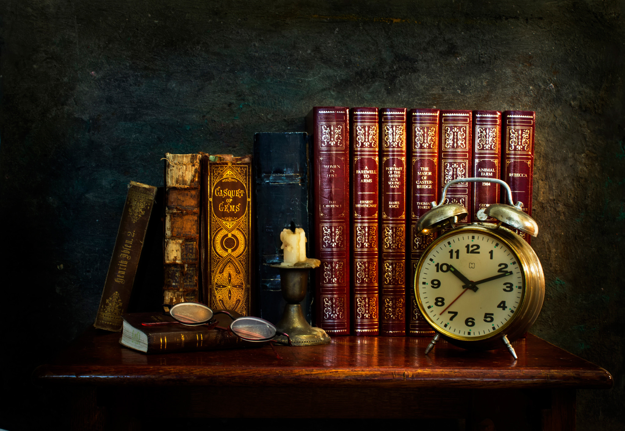 Libri antichi, Sveglia, Candela, Natura morta, Full HD, sfondo Windows 11