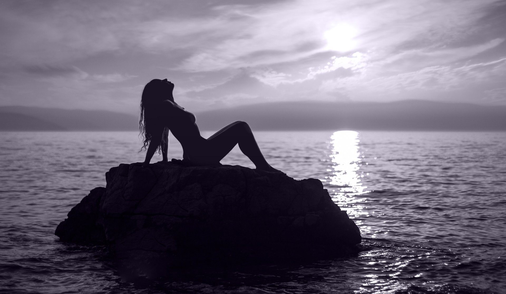 Sirena, Silhouette, Roccia, Mare, Monocromatico, Full HD, sfondo Windows 11