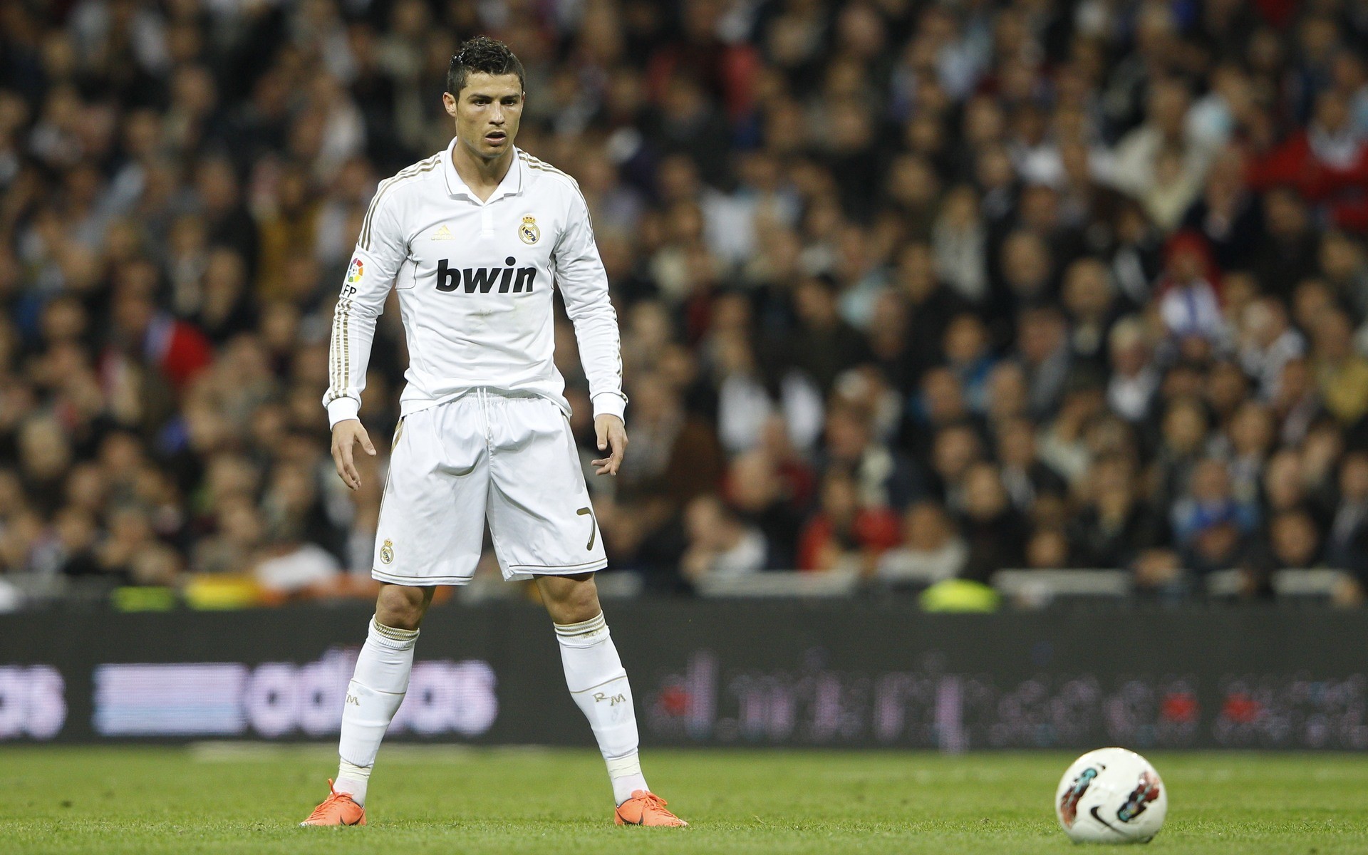 Cristiano Ronaldo, Real Madrid, Calcio di punizione, Stadio, 16:10 Full HD, sfondo widescreen