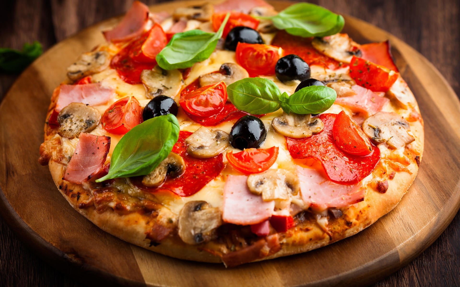 Pizza, Prosciutto, Olive nere, Basilico, Funghi, 1920x1200, immagine di sfondo