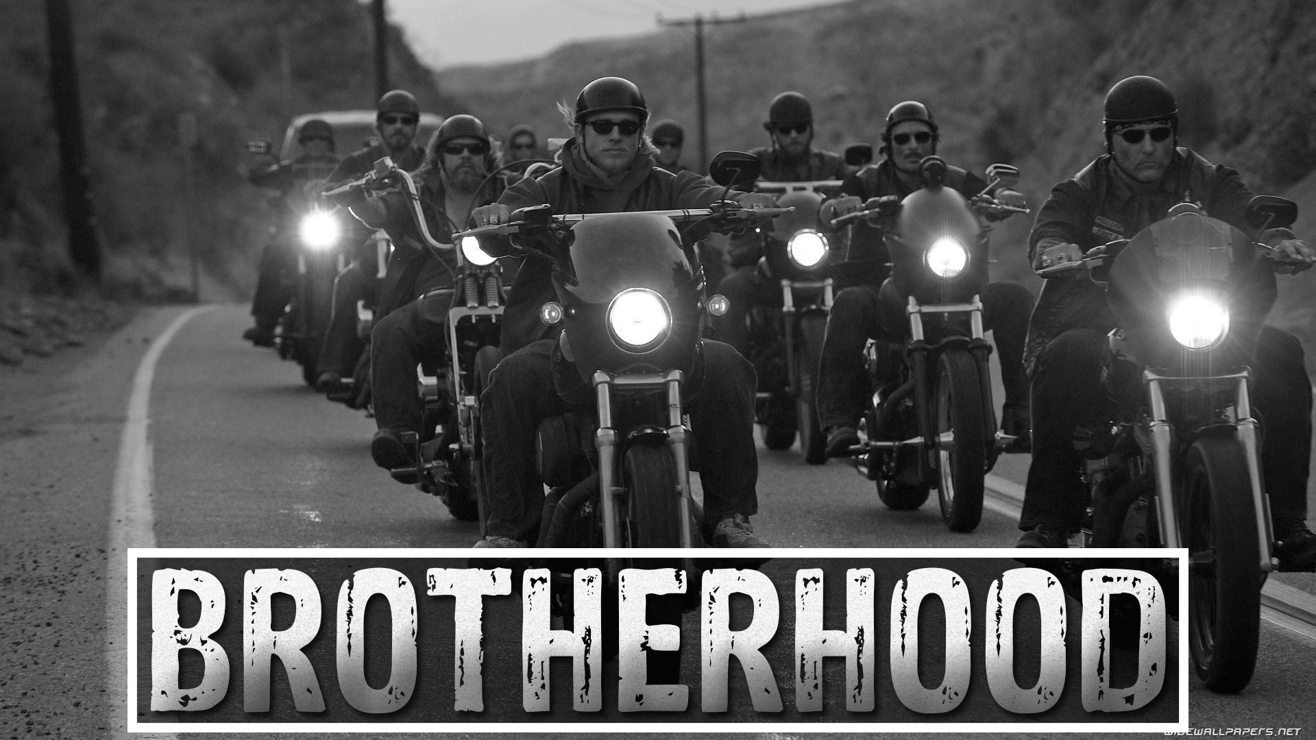 Harley-Davidson, Brotherhood, Motociclisti, Gruppo, Bianco e nero, sfondo 16:9 Full HD