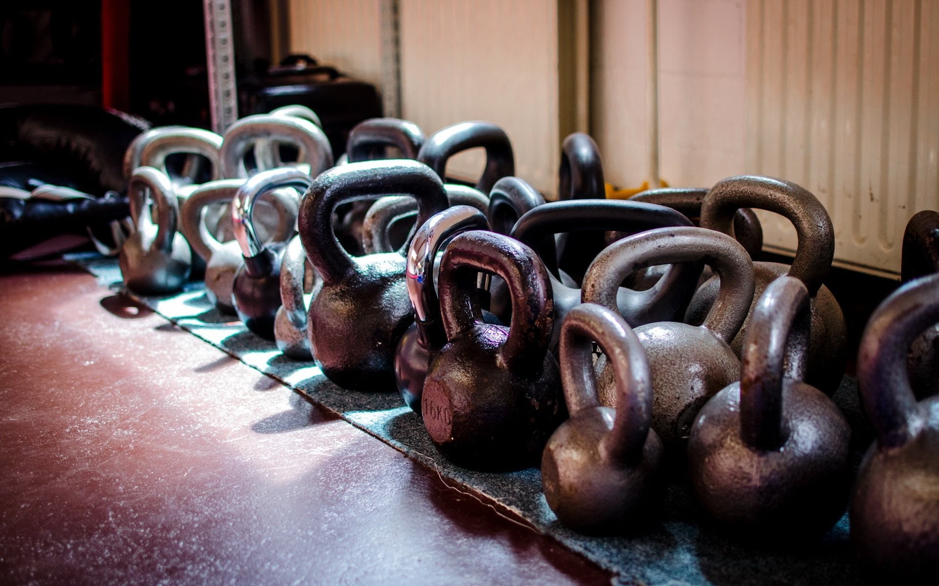 Kettlebell, Attrezzi da palestra, Pavimento, Primo piano, 1920x1200, sfondo MacBook Pro