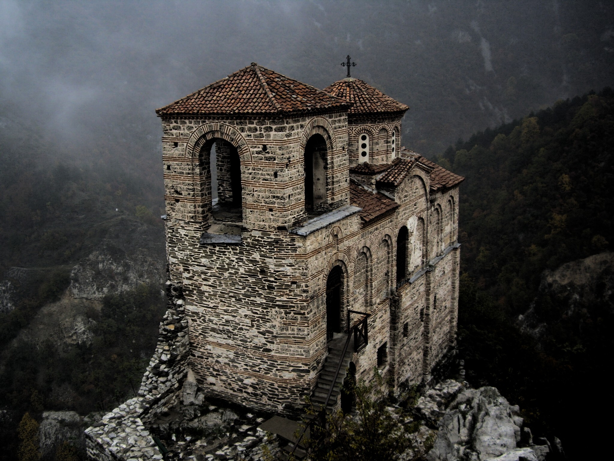 Fortezza di Asen, Chiesa, Bulgaria, Pietra, Nebbia, Full HD, schermata di blocco iPad