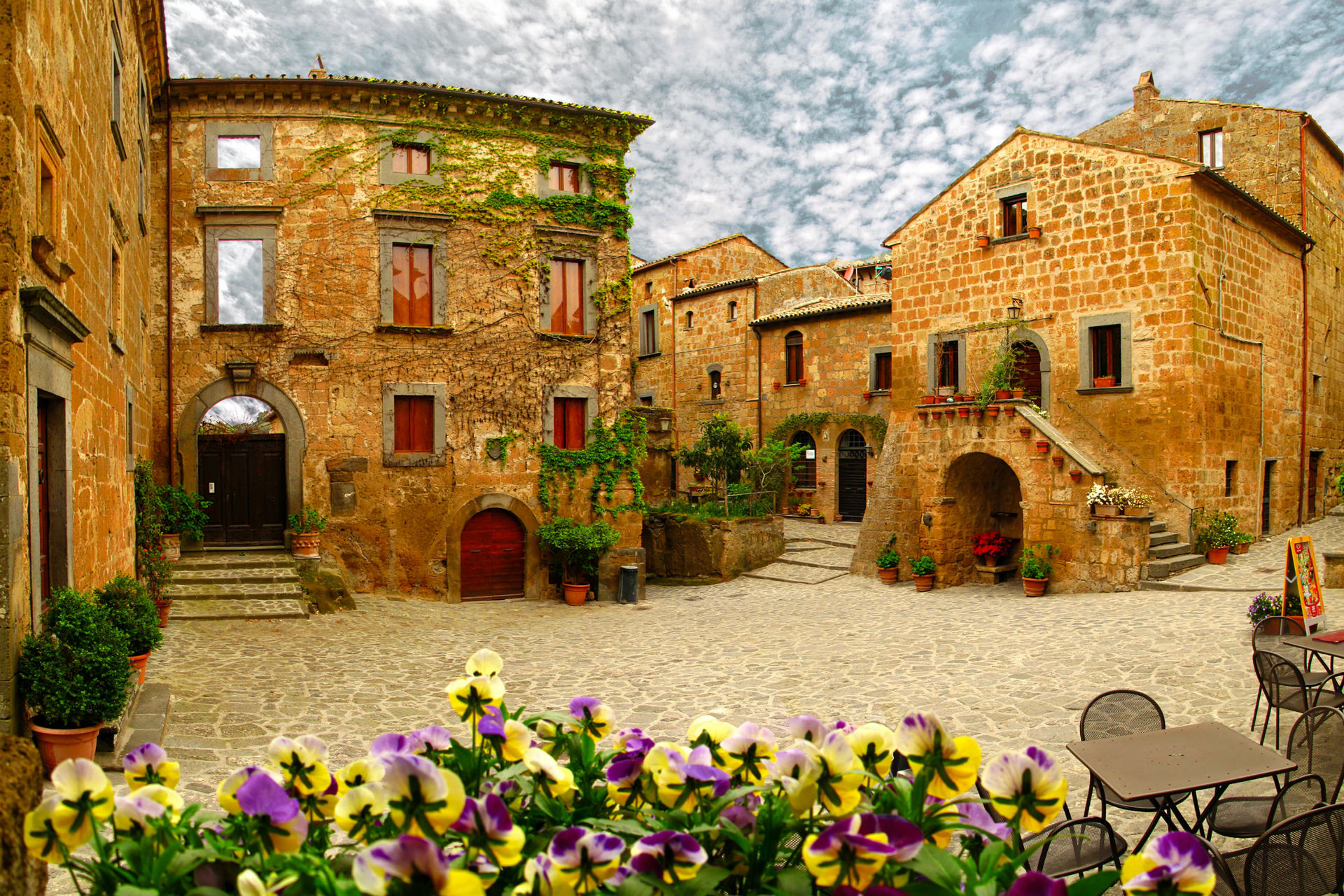 Civita di Bagnoregio, Lazio, Piazza, Borgo medievale, Fiori, Full HD, sfondo per PC