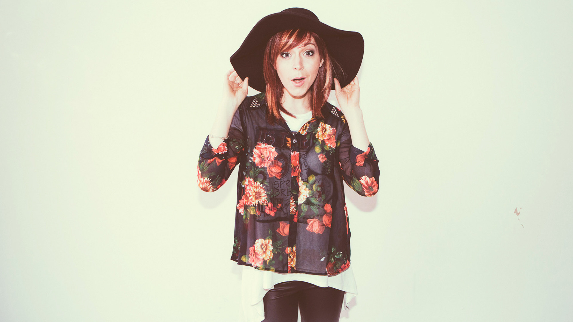 Lindsey Stirling, Cappello, Camicia a fiori, Capelli rossi, Full HD, sfondo per PC e portatile