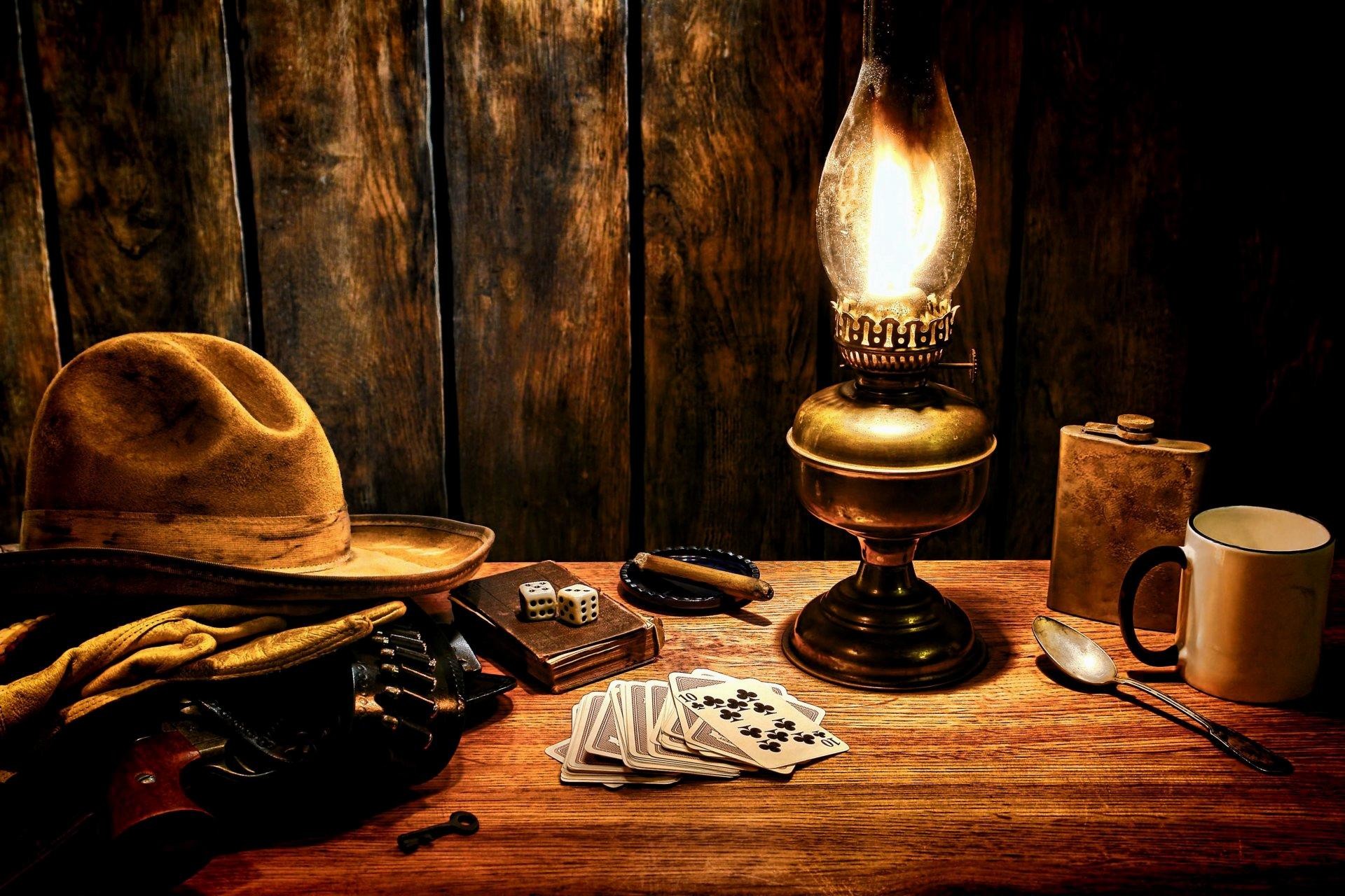 Lampada a olio, Cappello, Carte da gioco, Natura morta, Legno, Full HD, sfondo per PC e portatile