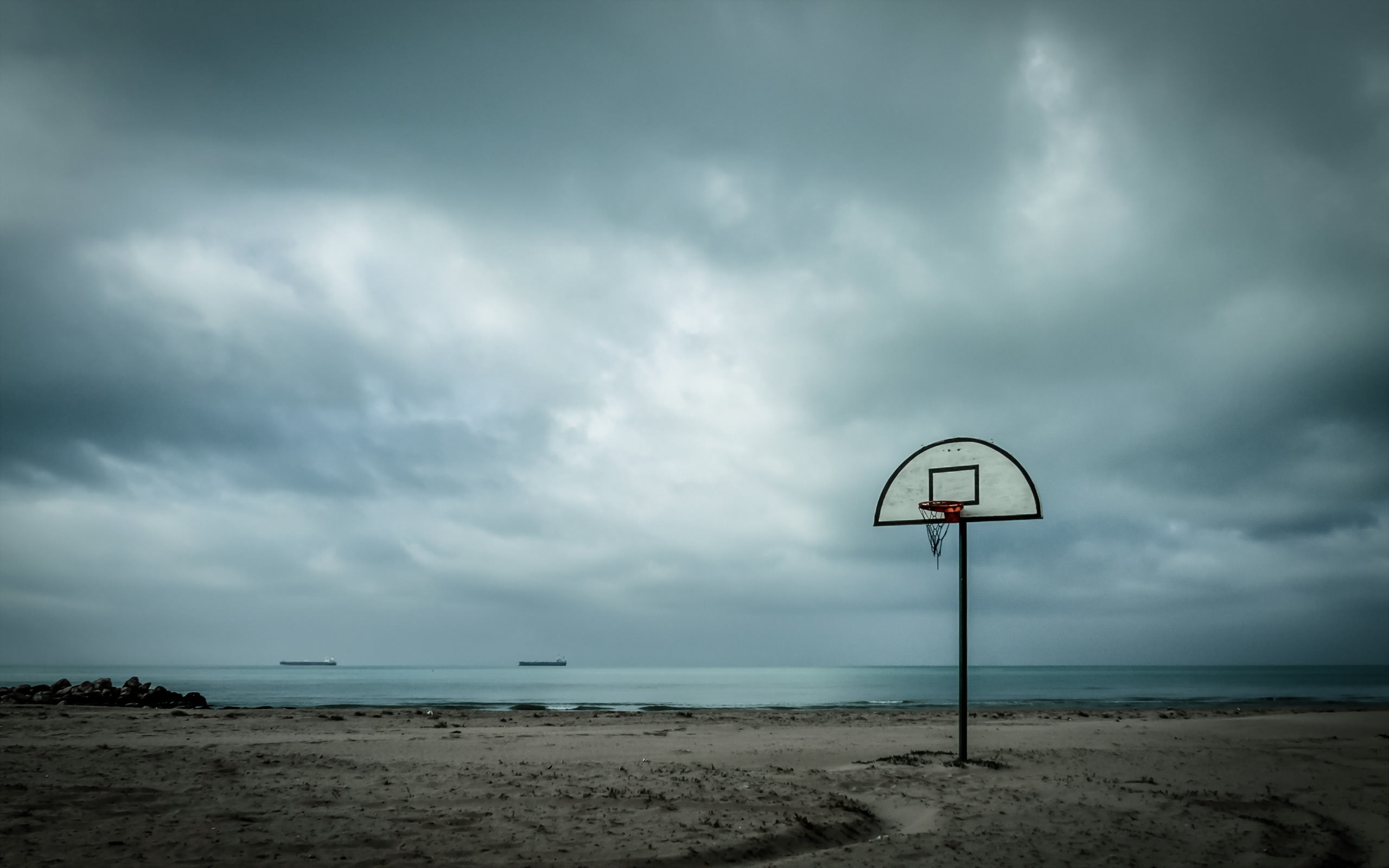 Canestro, Spiaggia, Nuvole temporalesche, Solitudine, 2560x1600, sfondo MacBook Pro