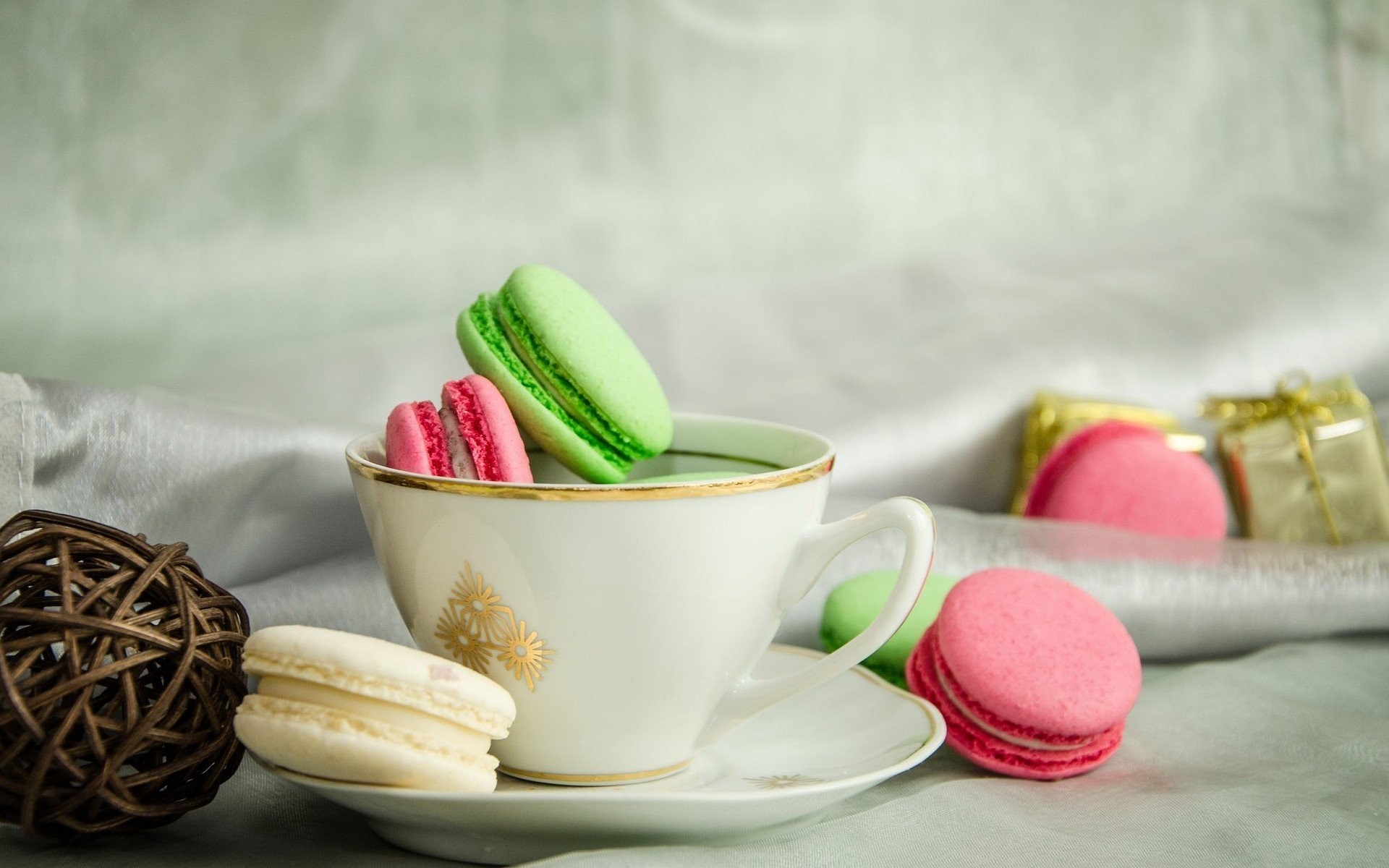 Macarons, Tazza da tè, Natura morta, Verde menta, Rosa, sfondo per iPhone