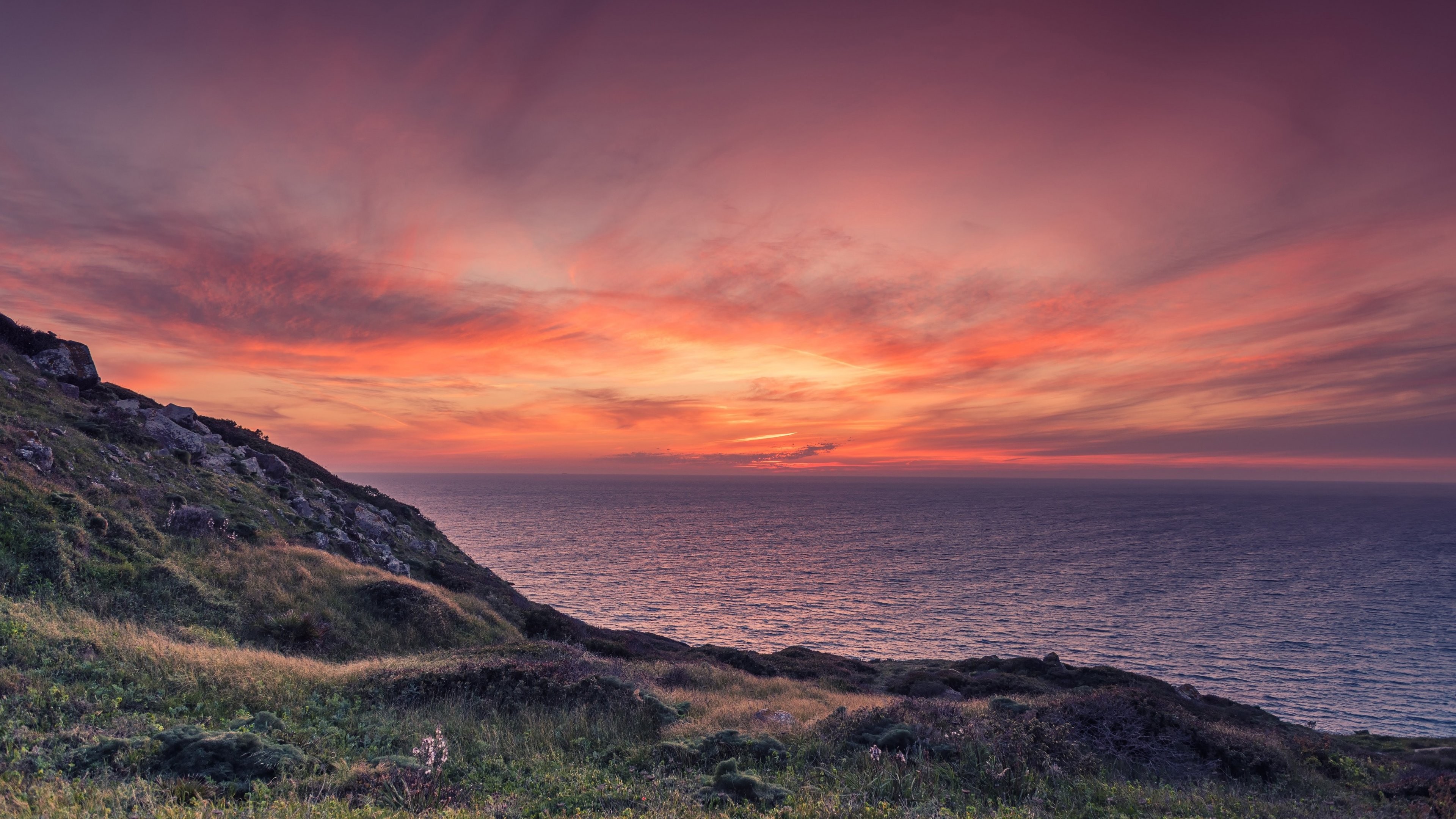 Costa, Collina, Mare, Cielo rosa, Tramonto, 4K, sfondo Windows 11