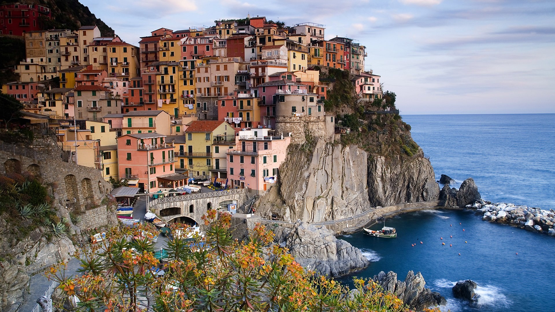 Manarola, Cinque Terre, Liguria, Italia, sfondo per il tuo desktop