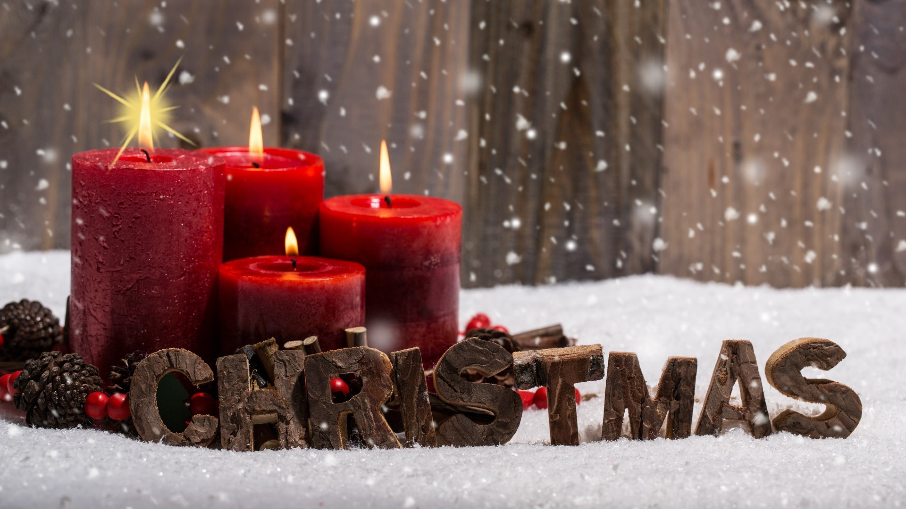 Christmas, Candele rosse, Neve, Lettere di legno, 4K 2160p, sfondo desktop
