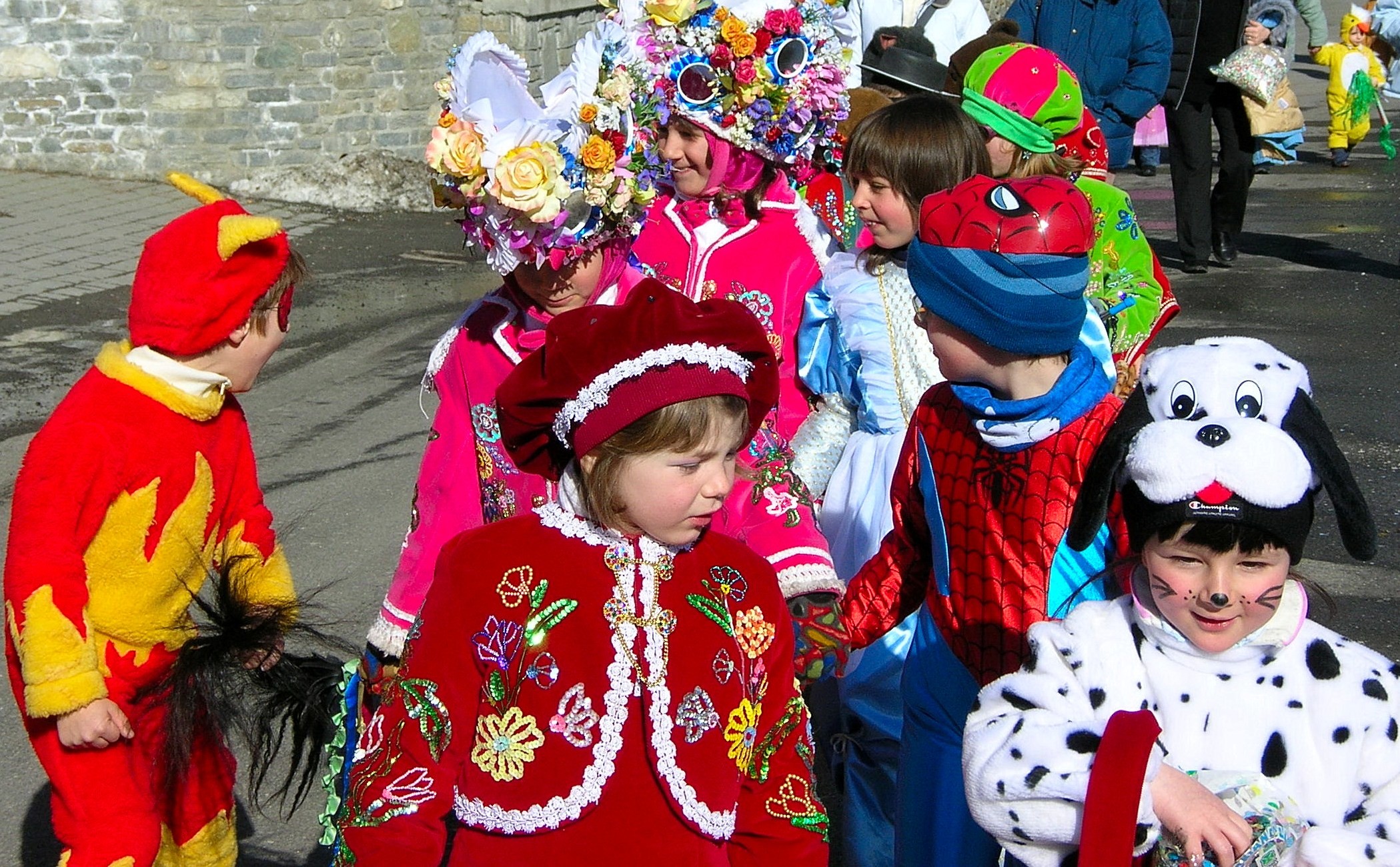Carnevale, Bambini in maschera, Costumi colorati, Sfilata, Full HD, sfondo per portatile