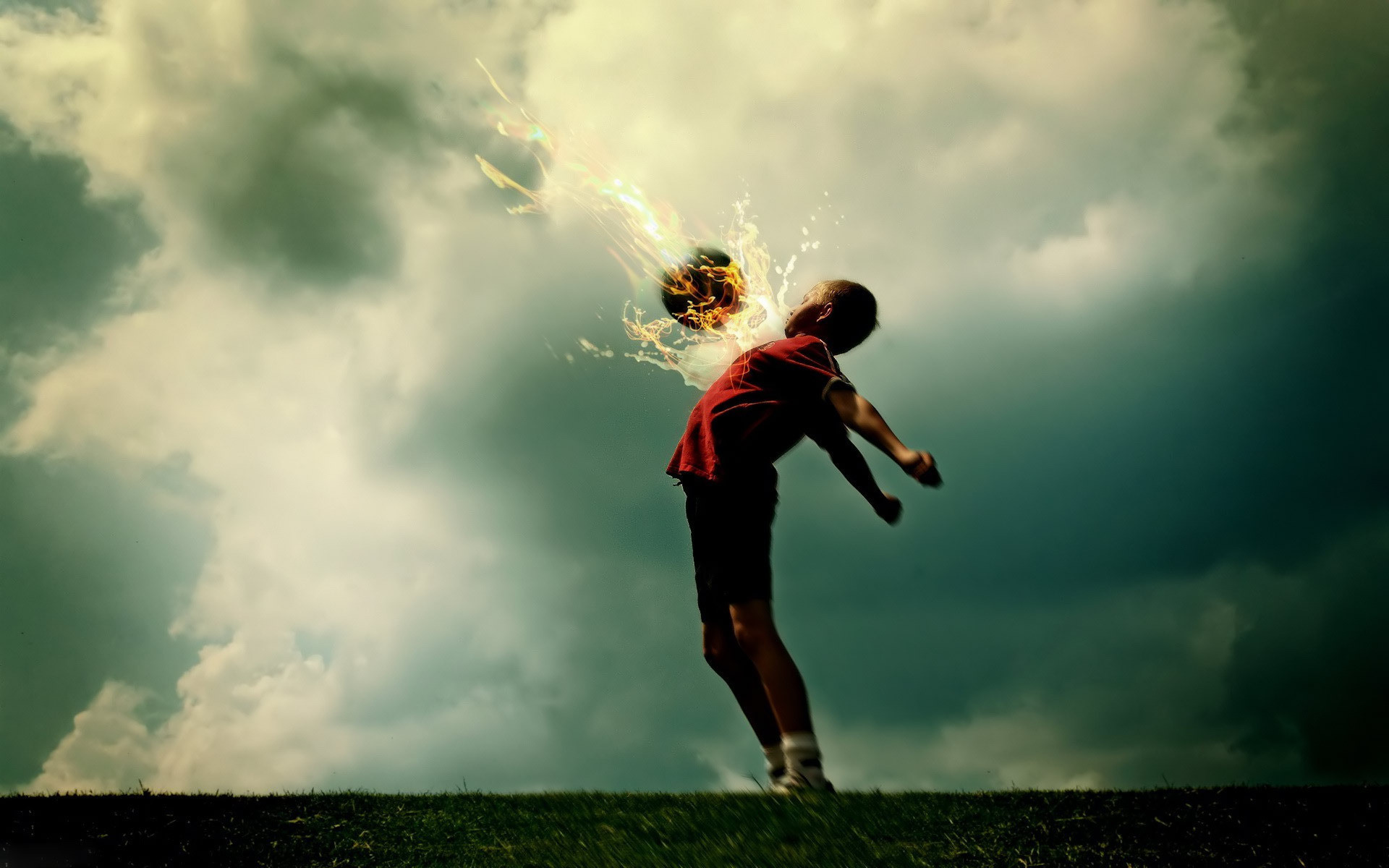 Calciatore, Rovesciata, Pallone in fiamme, Cielo nuvoloso, Full HD, sfondo desktop