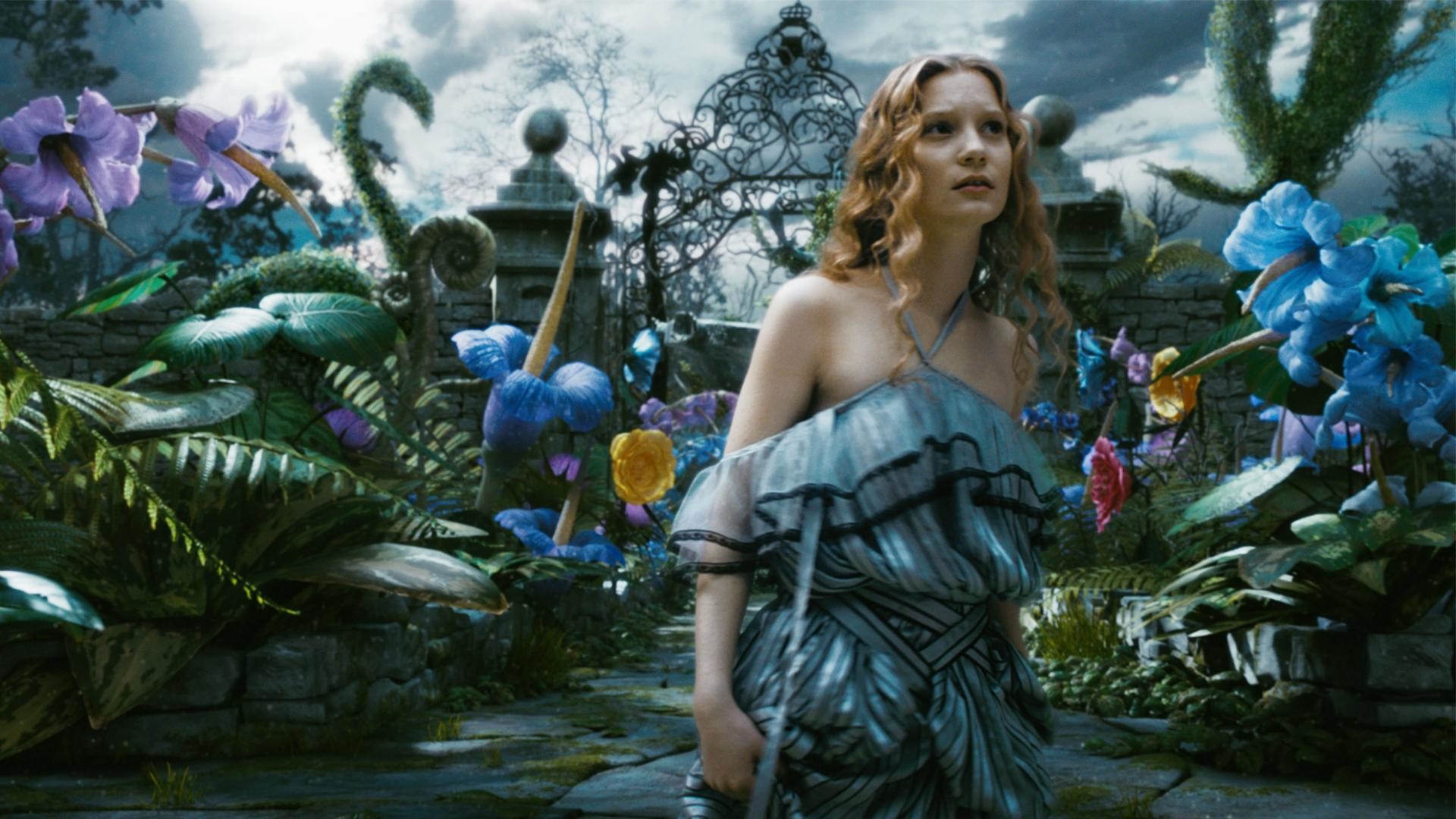 Alice Kingsleigh, Mia Wasikowska, Alice in Wonderland (2010), Fiori blu, sfondo widescreen Full HD