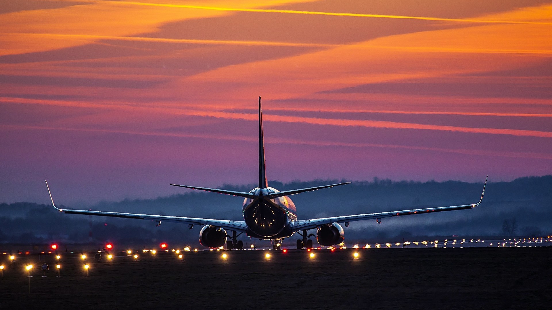Aereo di linea, Pista, Aeroporto, Cielo viola, 16:9 Full HD, sfondo widescreen
