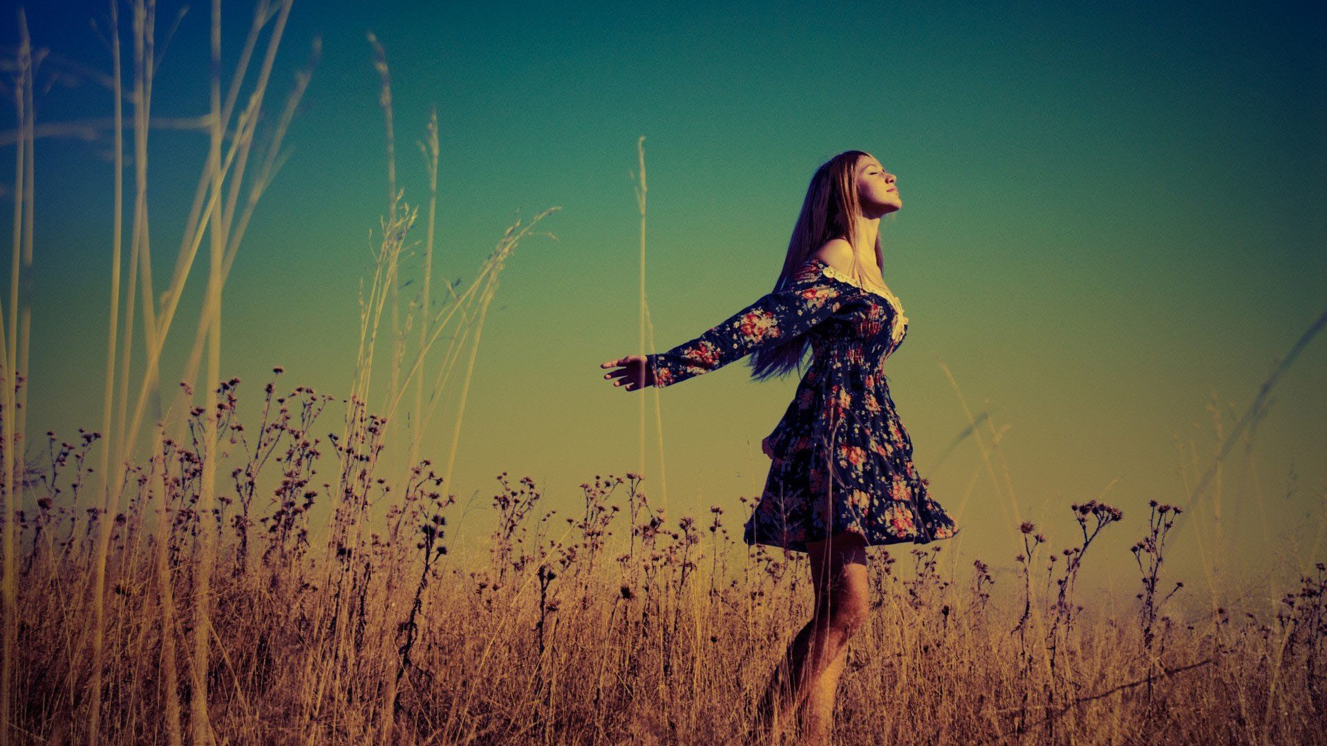 Ragazza, Abito a fiori, Prato, Libertà, Vintage, Full HD, sfondo desktop