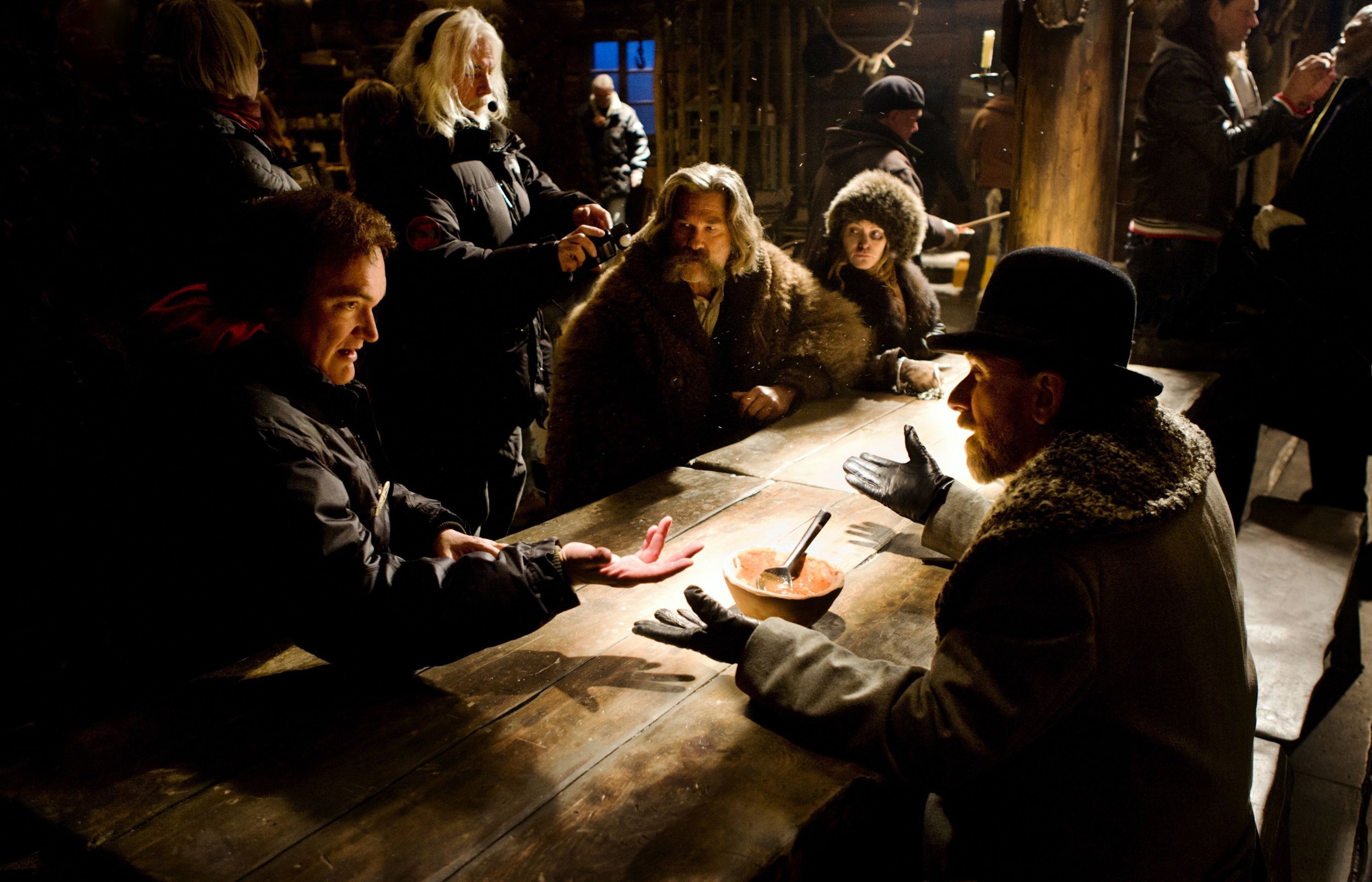 The Hateful Eight, Merceria di Minnie, Tavolo, Cast, Interno, 2K, sfondo Windows 11