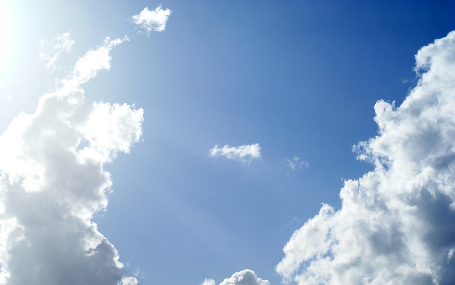 Nuvole bianche, Cielo azzurro, Luce, Full HD, sfondo Windows 11