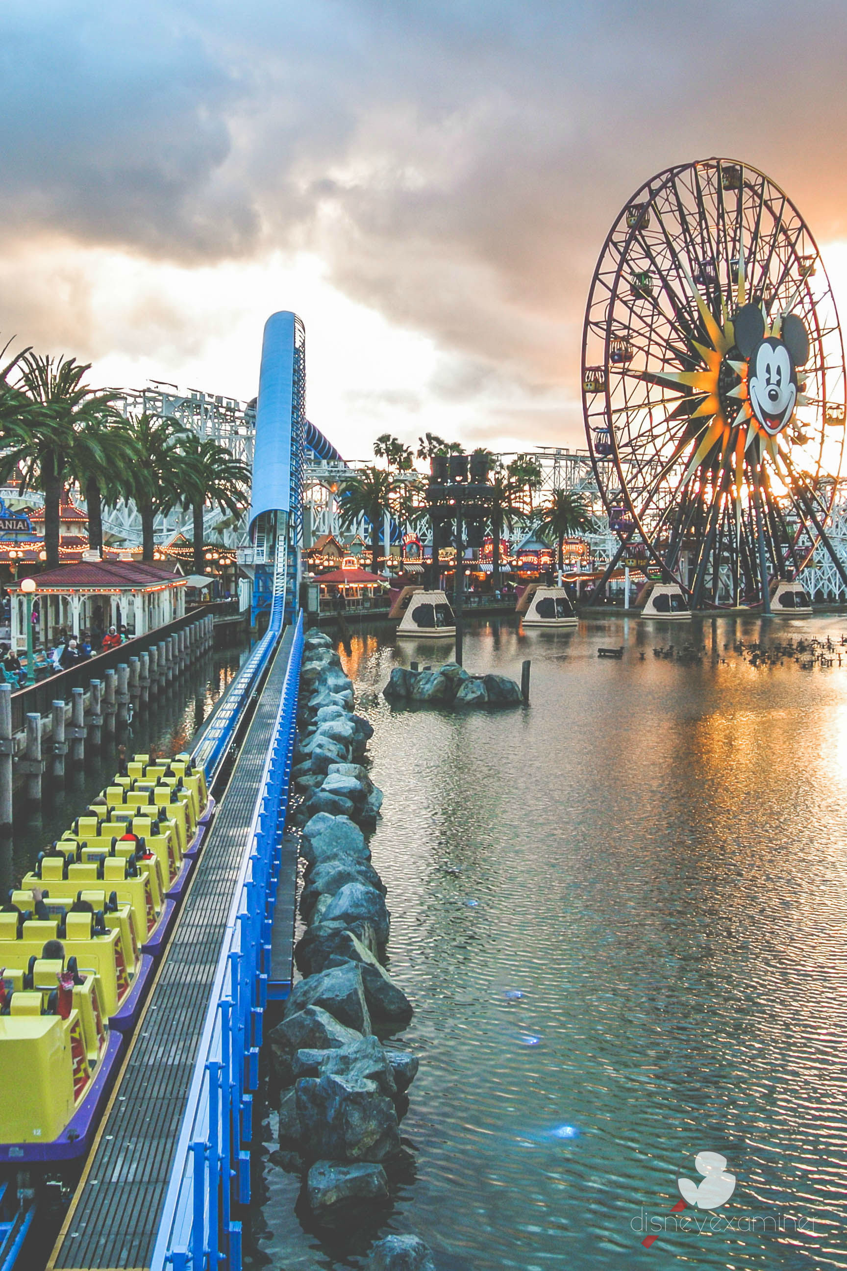 Disney California Adventure, Pixar Pier, Ruota panoramica, Montagne russe, sfondo iPhone QHD+